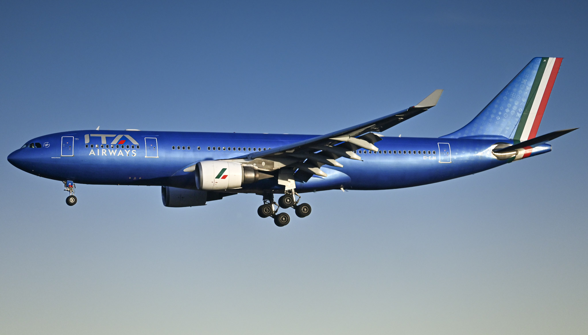 Full size: ITA Airways Airbus A330-200 EI-EJH at Washington Dulles International Airport
