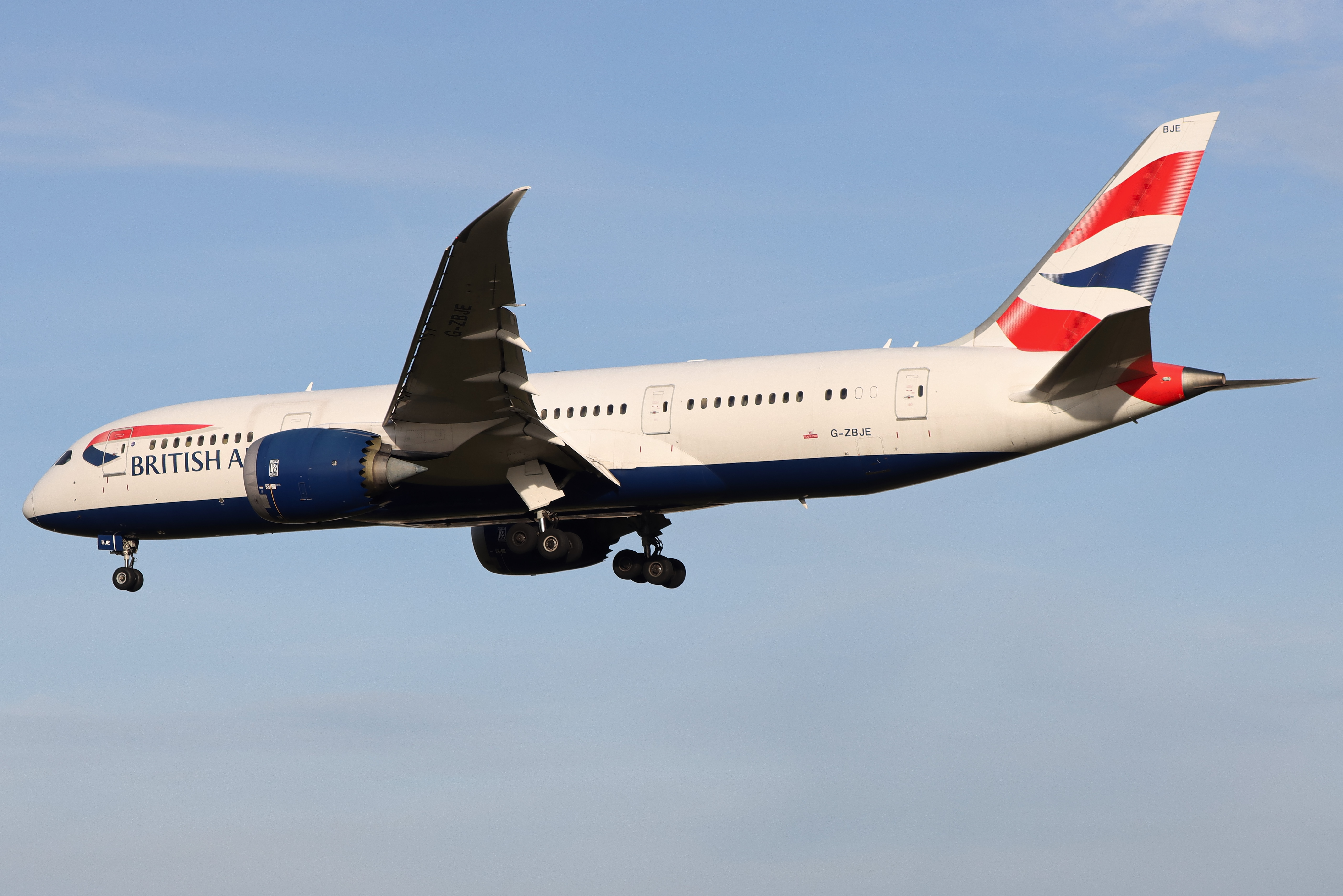 Full size: British Airways Boeing 787-8 G-ZBJE at London Heathrow International Airport