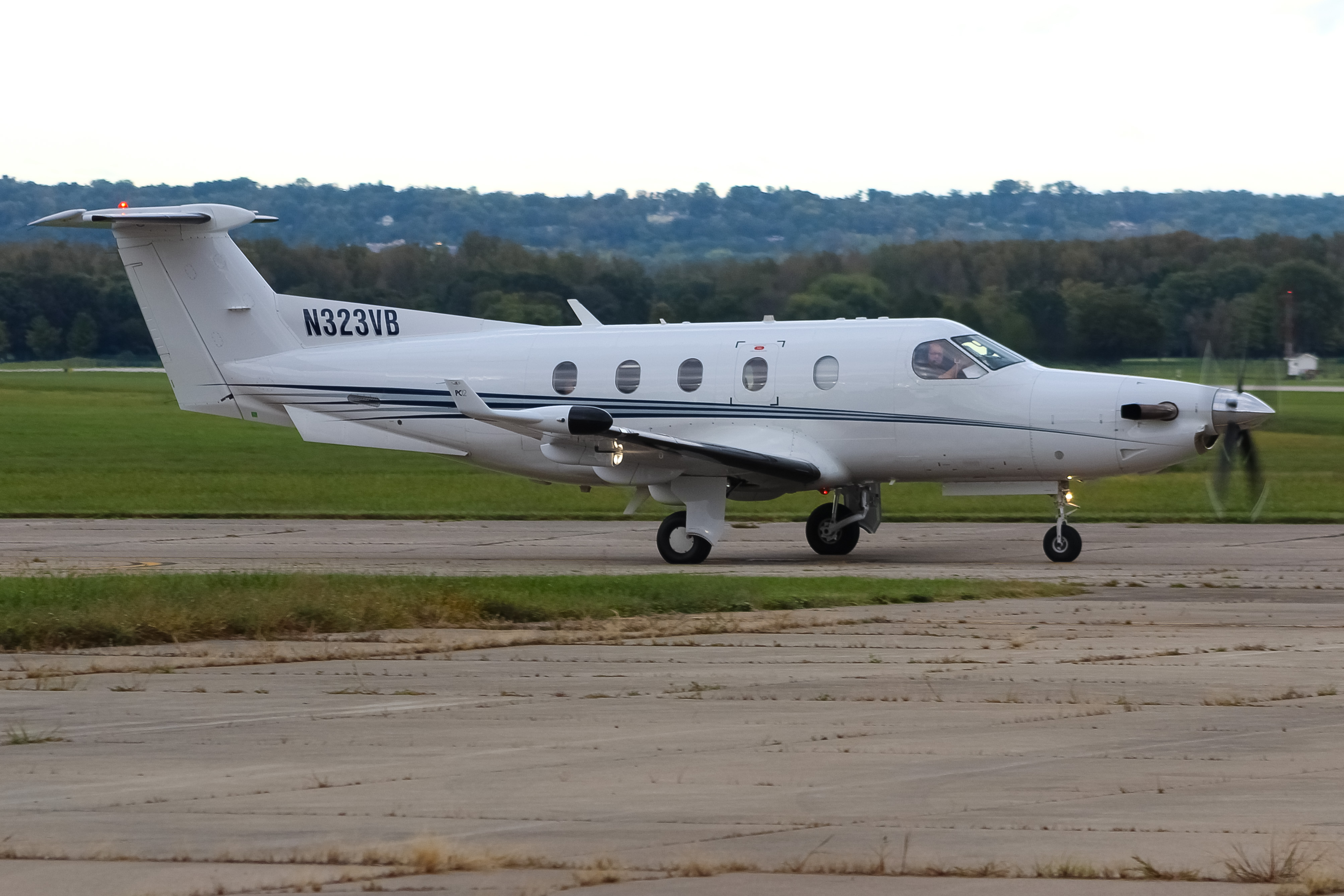 Full size: PRIVATE  Pilatus PC-12 N323VB at Cincinnati Municipal Airport/Lunken Field