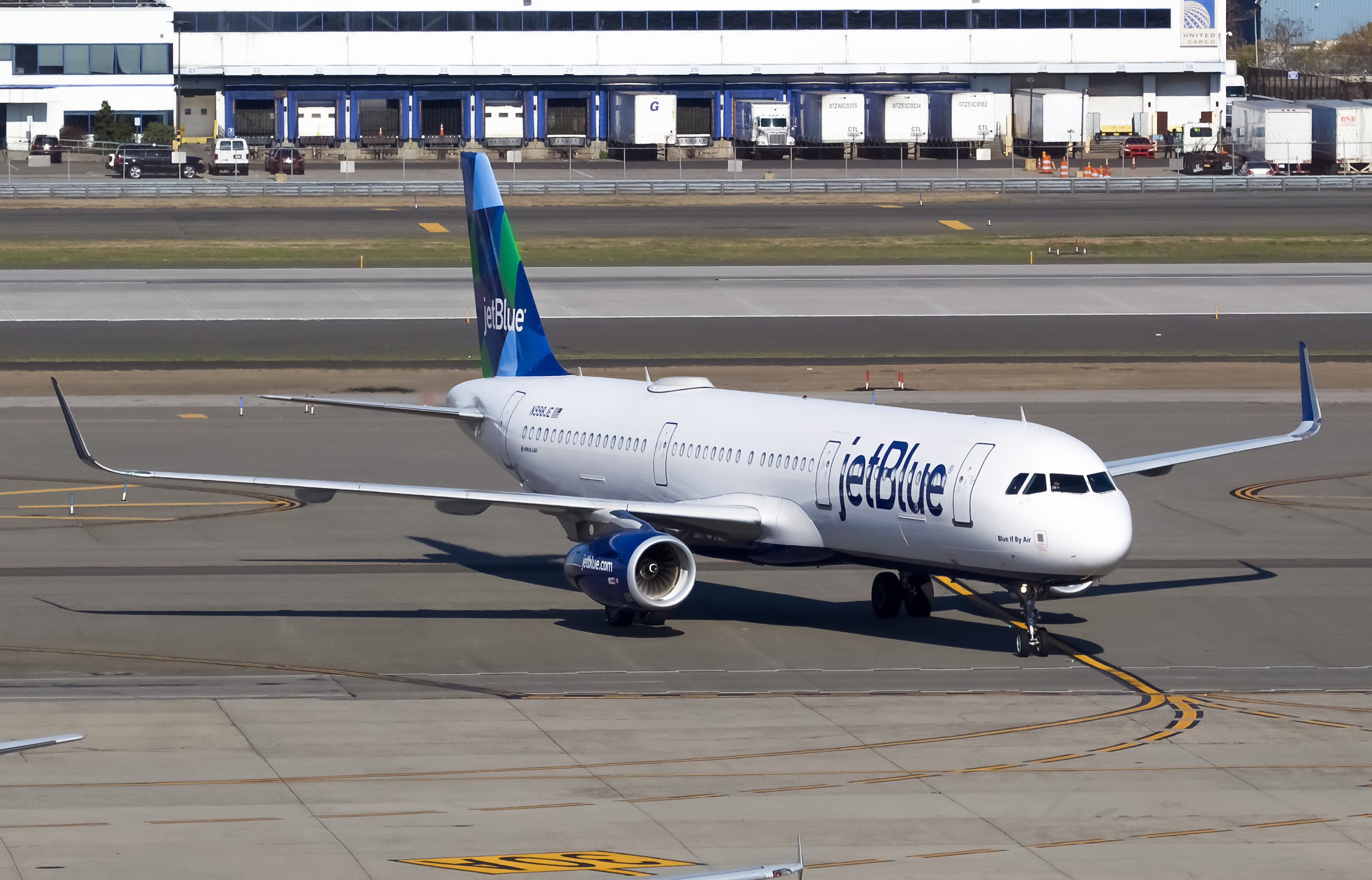 Full size: JetBlue Airways Airbus A321-200 N998JE at John F. Kennedy International Airport