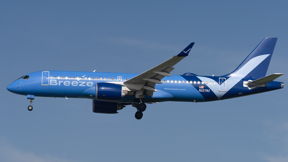 Full size: Breeze Airways Airbus A220-300 N227BZ at Los Angeles International Airport