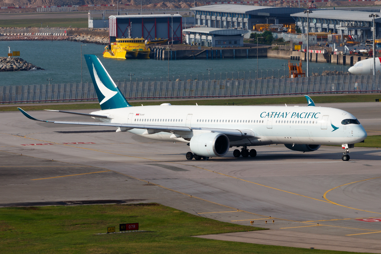Full size: Cathay Pacific Airbus A350-900 B-LRN at Hong Kong International Airport