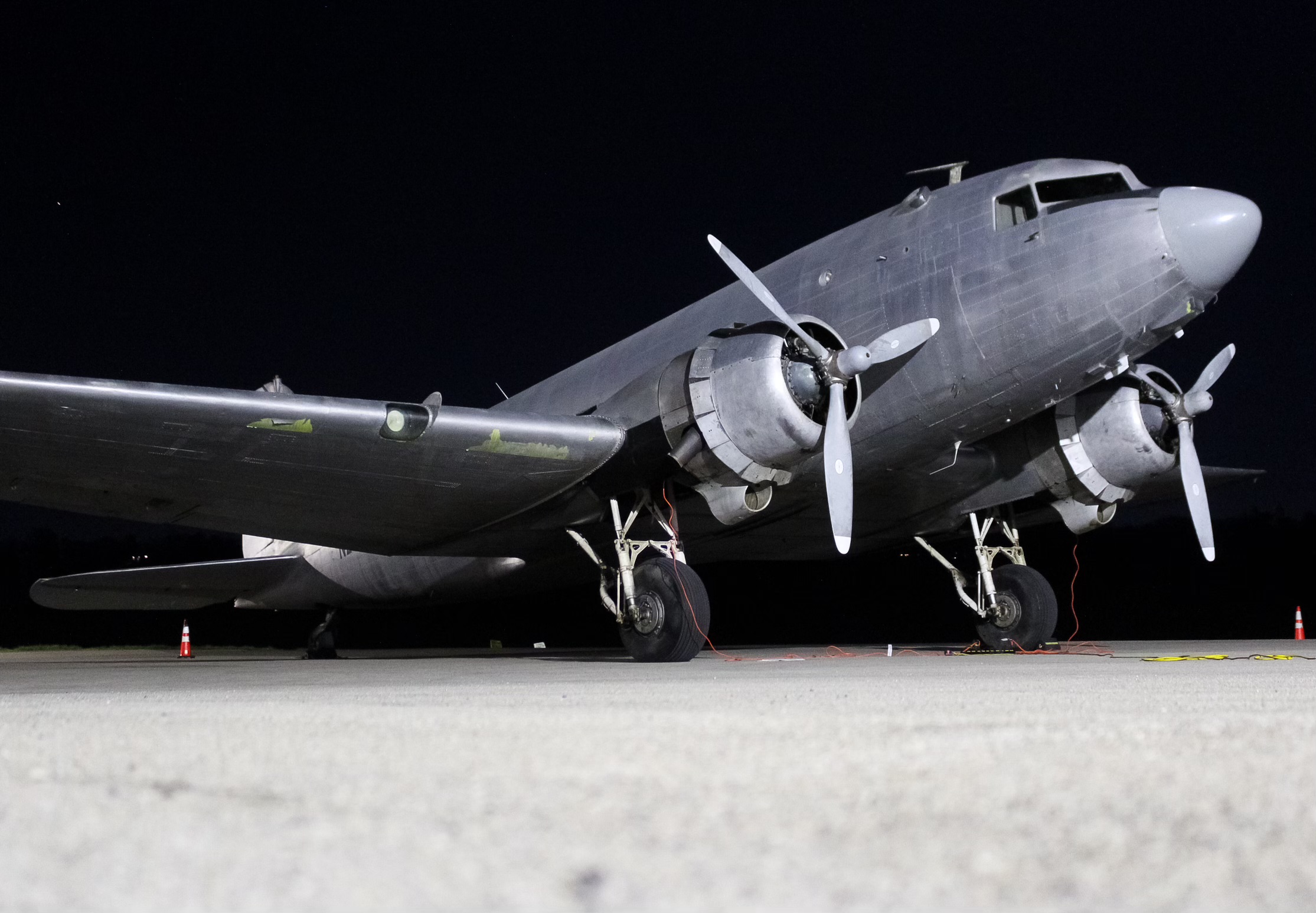 Full size: PRIVATE  Douglas DC-3 N25646 at Cincinnati Municipal Airport/Lunken Field