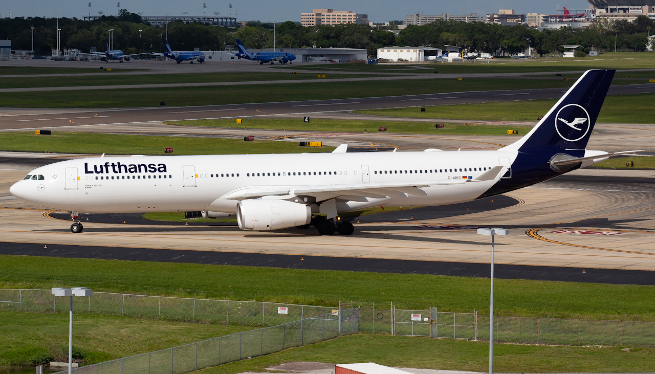 Full size: Lufthansa Airbus A330-300 D-AIKS at Tampa International Airport