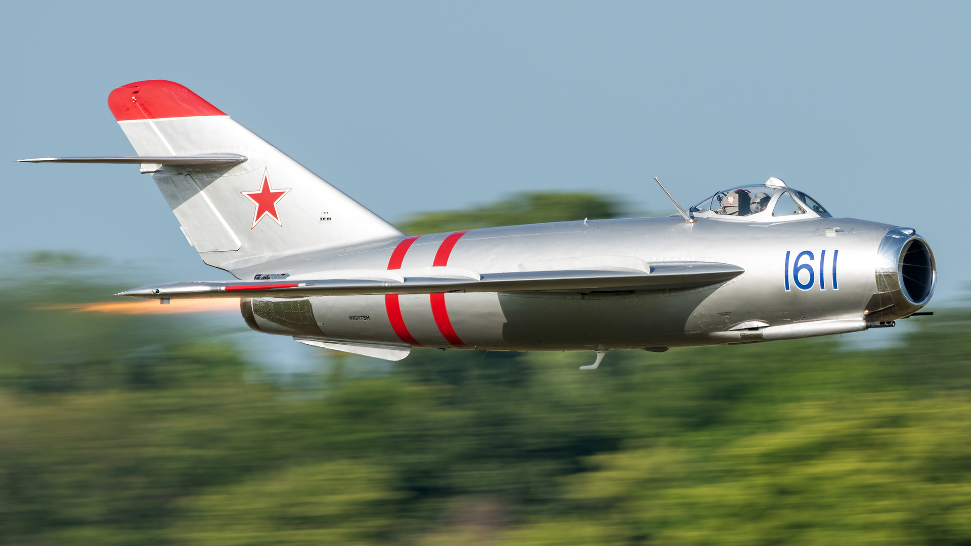Full size: PRIVATE Mikoyan-Gurevich MiG-17 NX217SH at Wittman Regional Airport