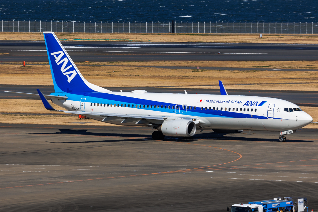 Full size: All Nippon Airways Boeing 737-800 JA62AN at Tokyo-Haneda Airport