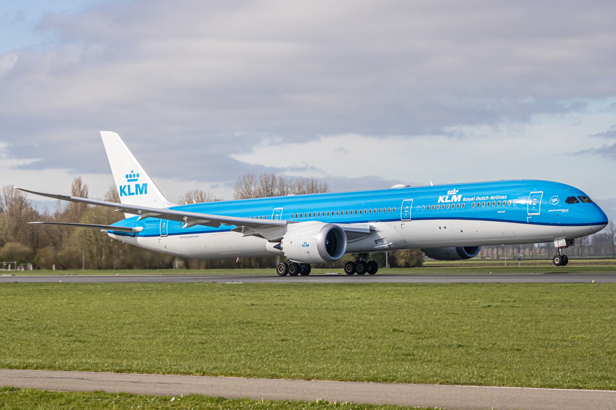 Full size: KLM Boeing 787-10 PH-BKL at Amsterdam Schiphol Airport