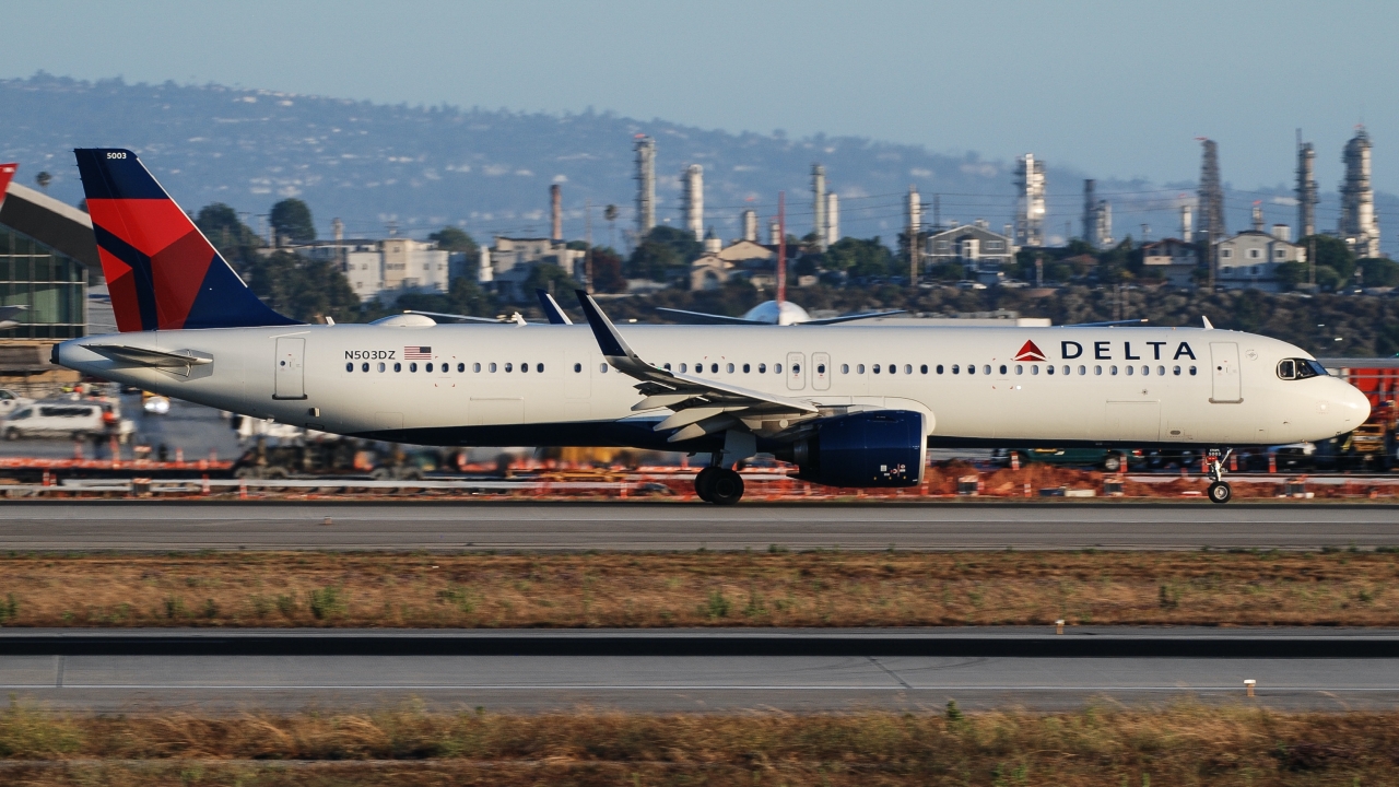 Full size: Delta Airlines Airbus A321NEO N503DZ at Los Angeles International Airport