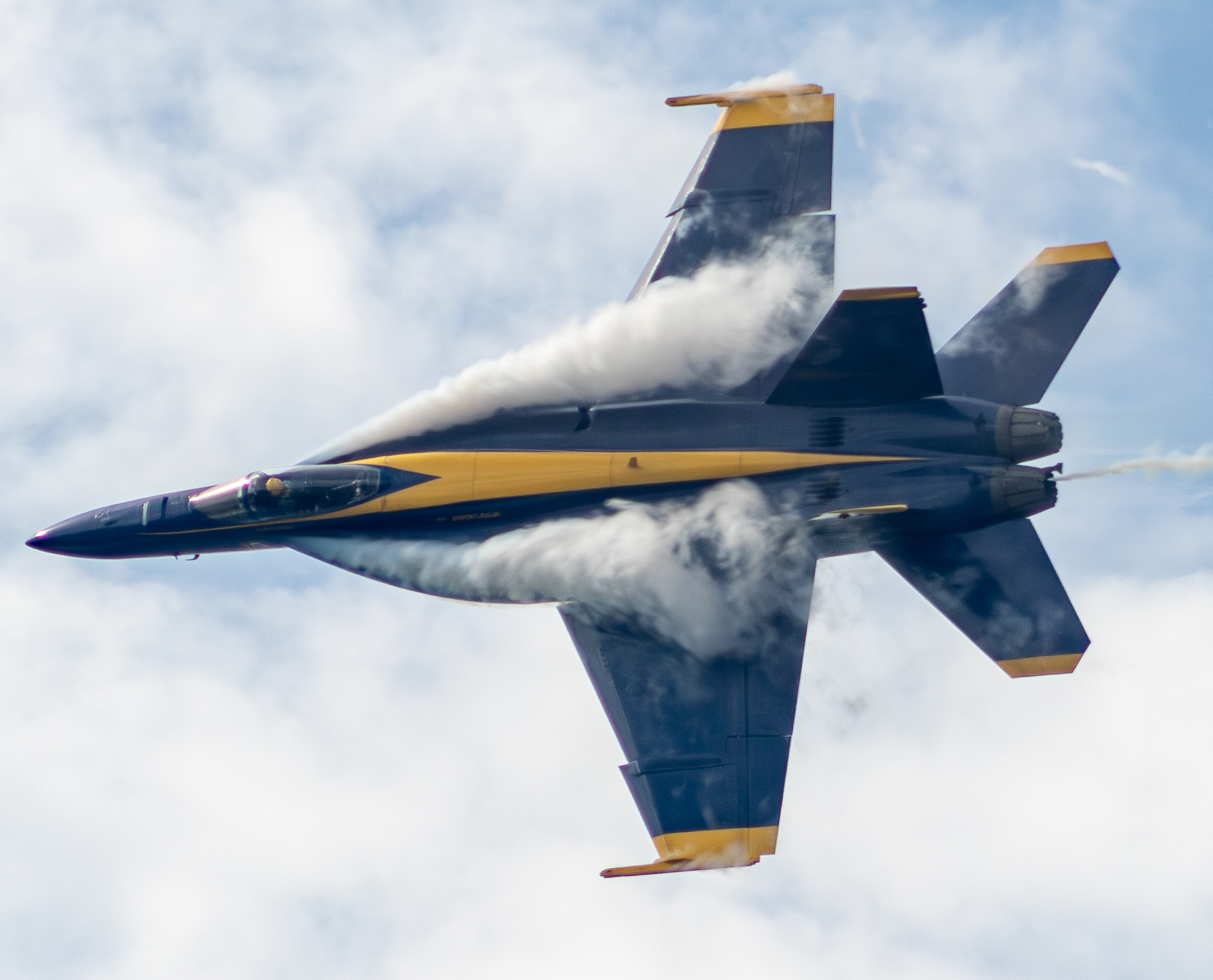 Full size: Blue Angels Boeing F/A-18E/F Super Hornet 163435 at Blackpool International Airport