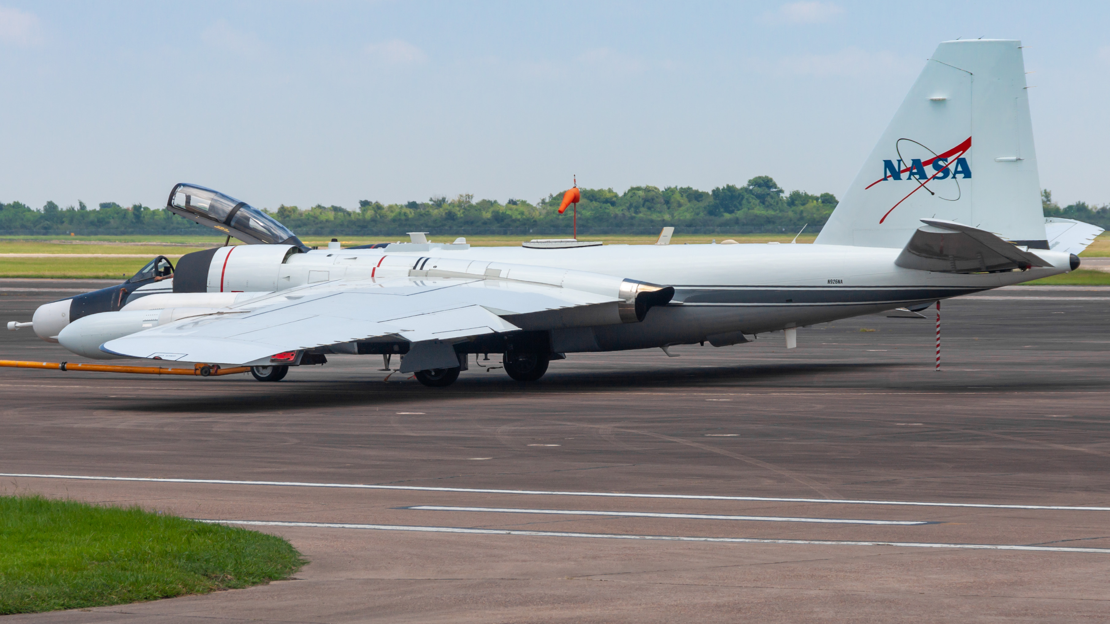 Full size: NASA Martin WB-57 Canberra N926NA at Ellington Airport