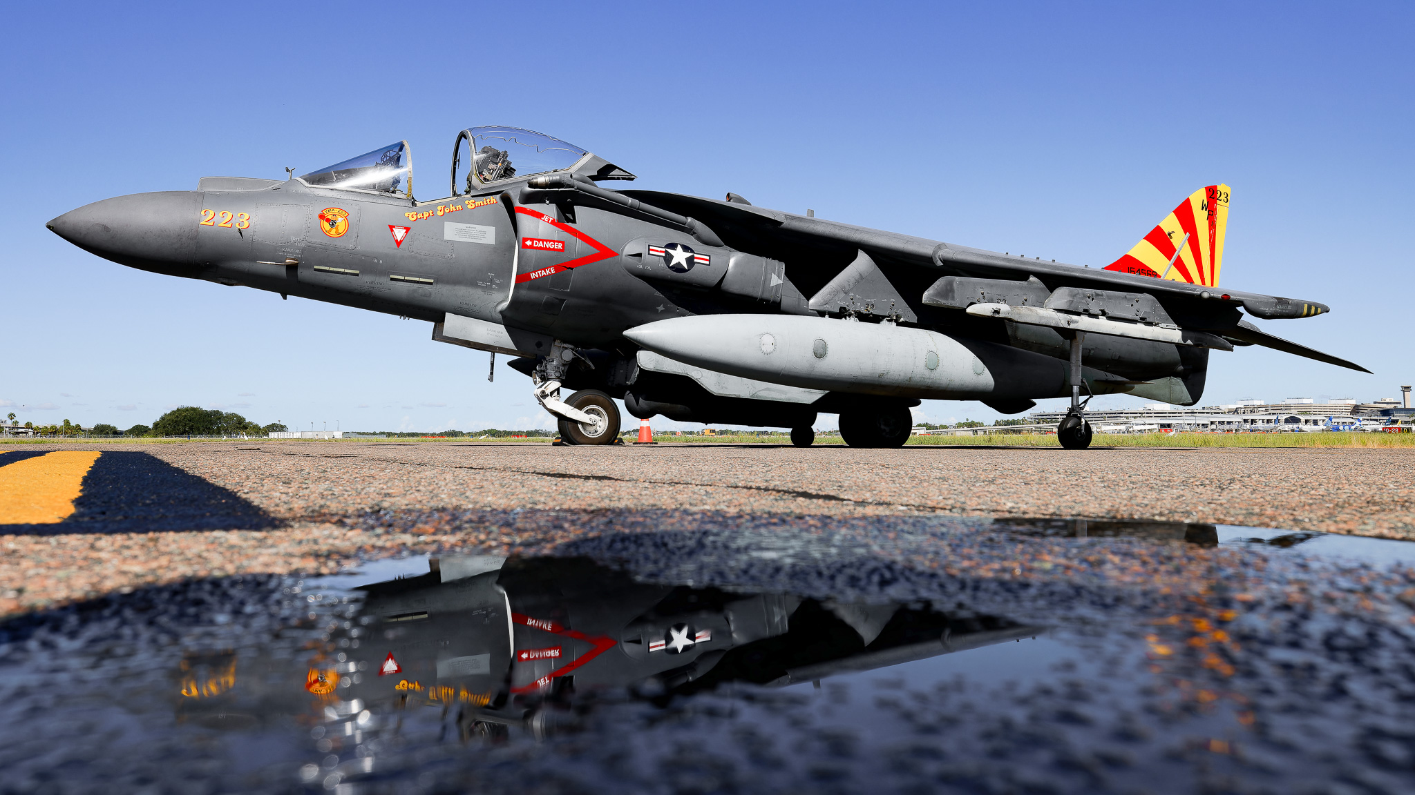 Full size: USMC - United States Marine Corp McDonnell Douglas AV-8B Harrier II 164569 at Tampa International Airport