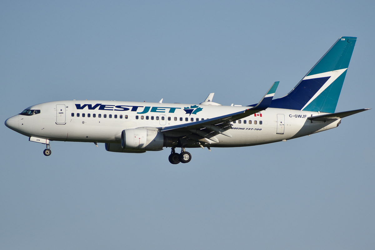 Full size: WestJet Boeing 737-700 C-GWJF at Lester B Pearson International Airport