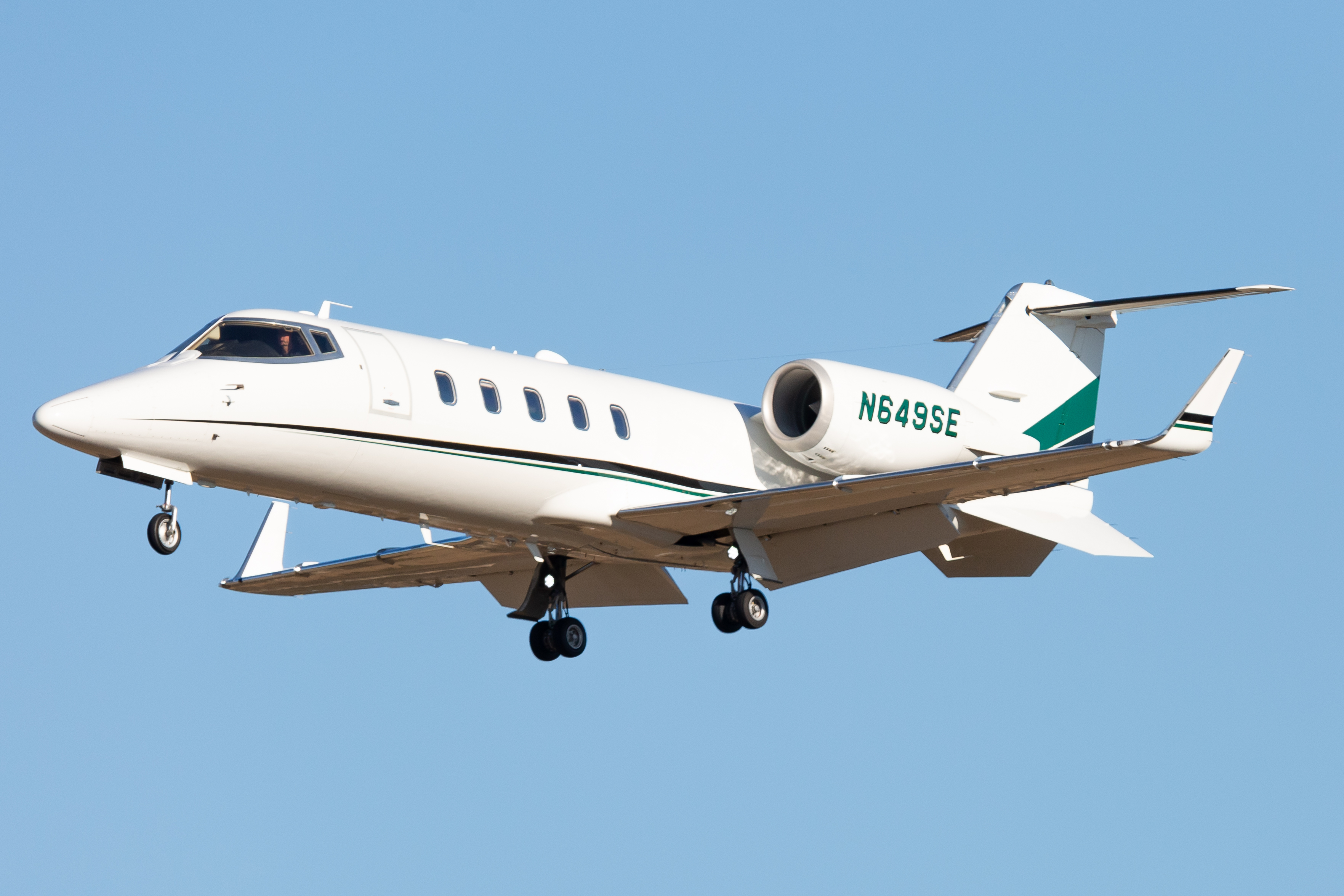 Full size: Northrop Grumman Learjet 60 N949SE at Baltimore/Washington International Thurgood Marshall Airport
