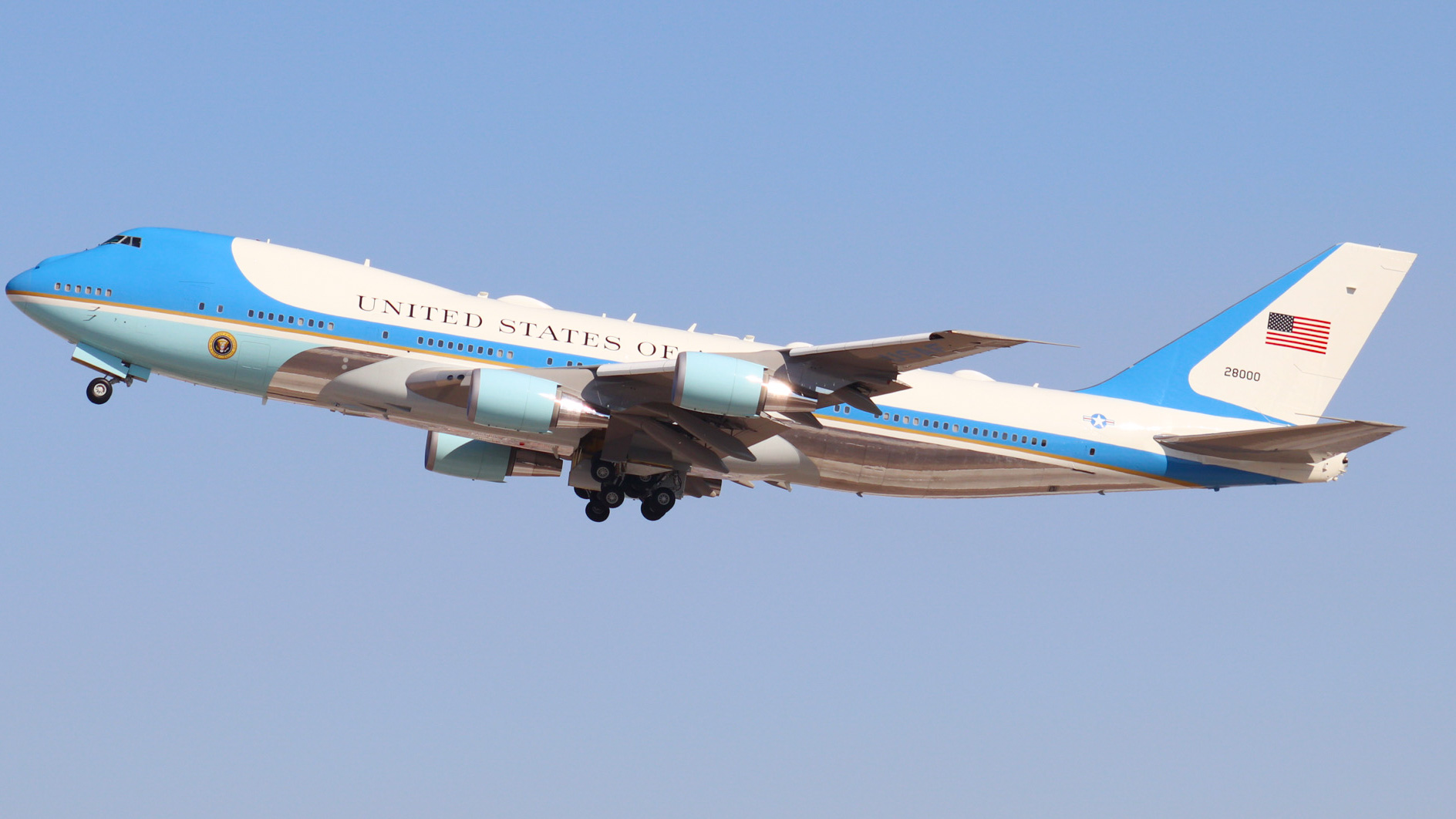 Full size: USAF - United States Air Force Boeing VC-25A 82-8000 at Harry Reid International Airport