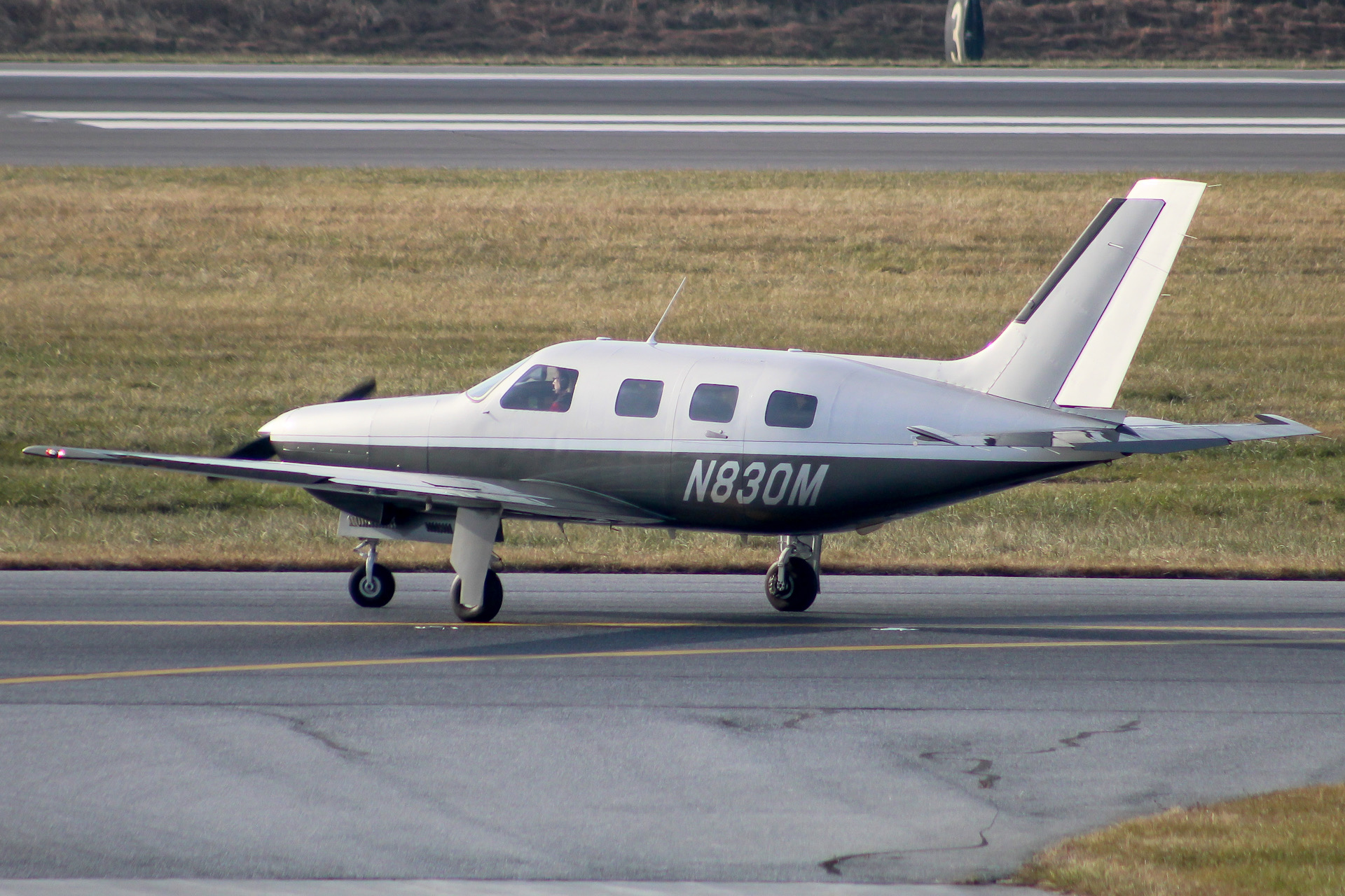 Full size: PRIVATE Piper Malibu  N830M at Harrisburg International Airport