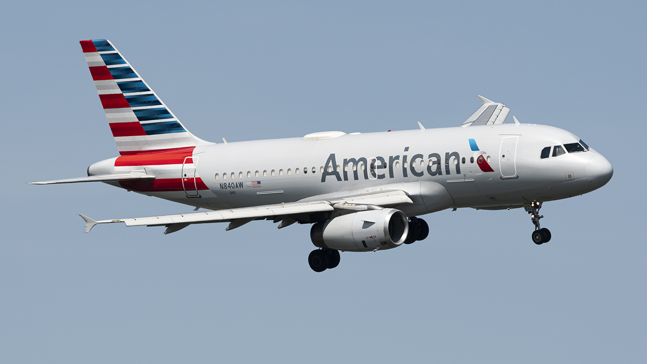 Full size: American Airlines Airbus A319 N840AW at Ronald Reagan National Airport