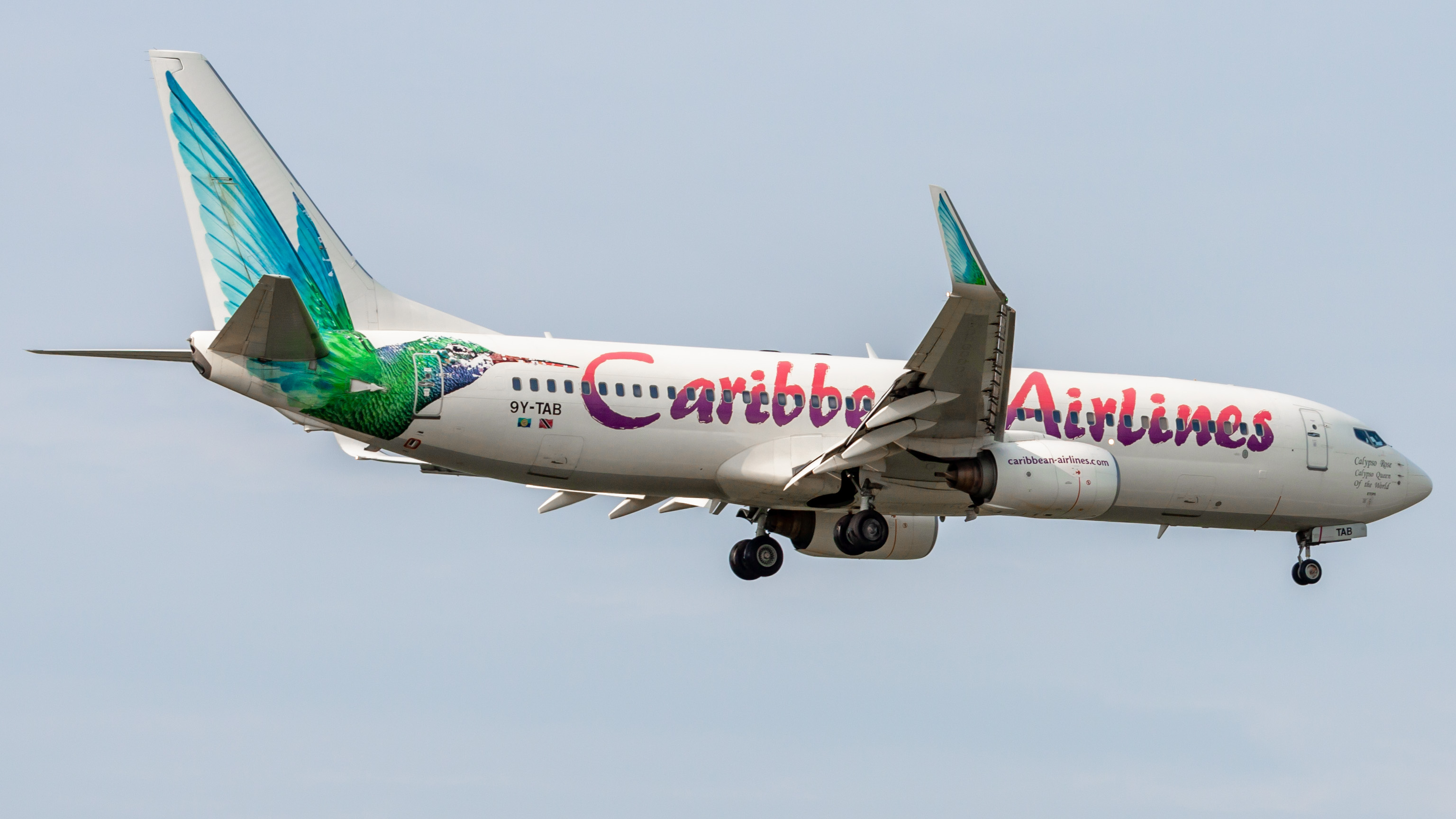 Full size: Caribbean Airlines Boeing 737-800 9Y-TAB at Houston-George Bush Intercontinental Airport