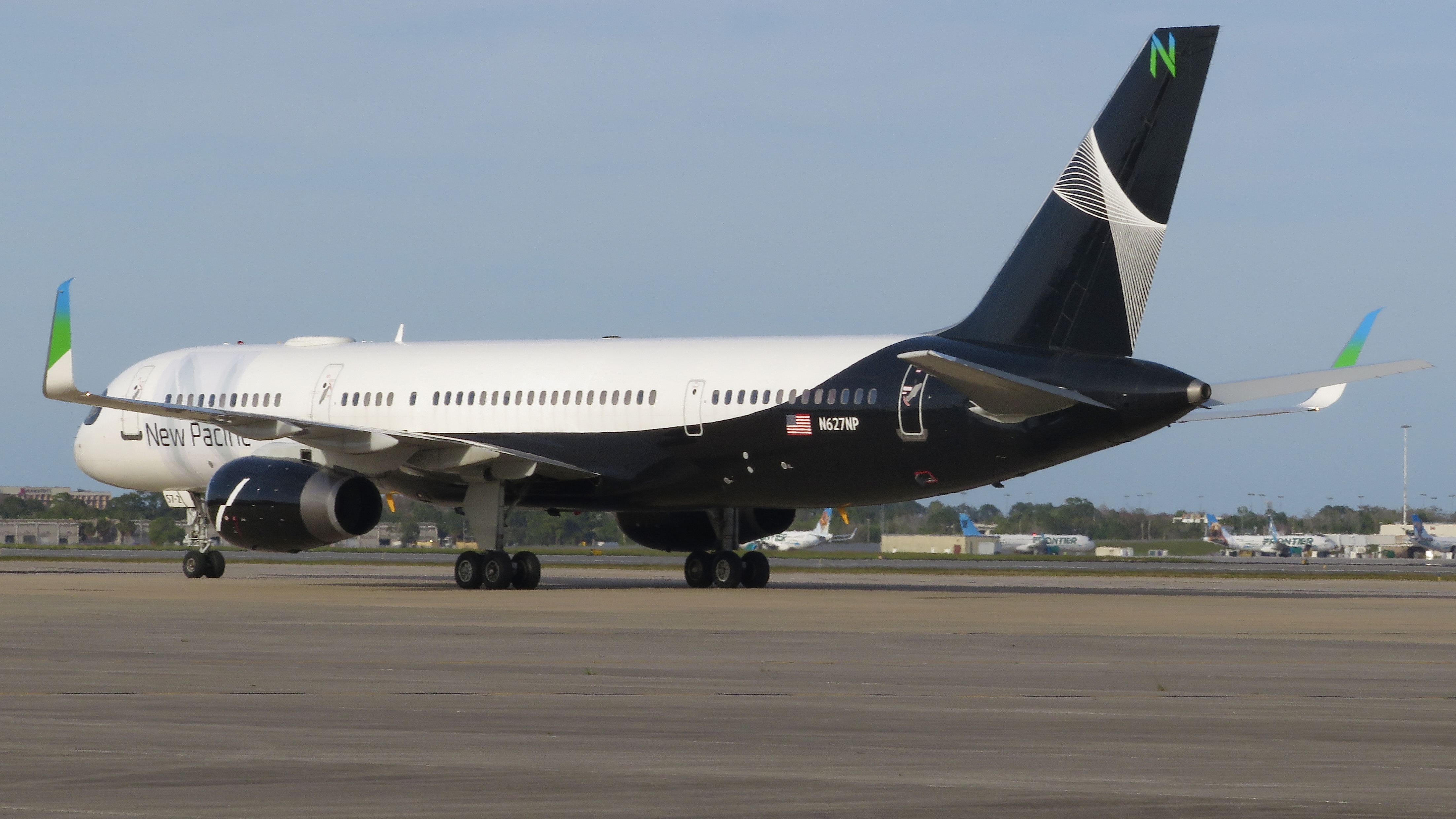 Full size: Northern Pacific Boeing 757-200 N627NP at Orlando International Airport