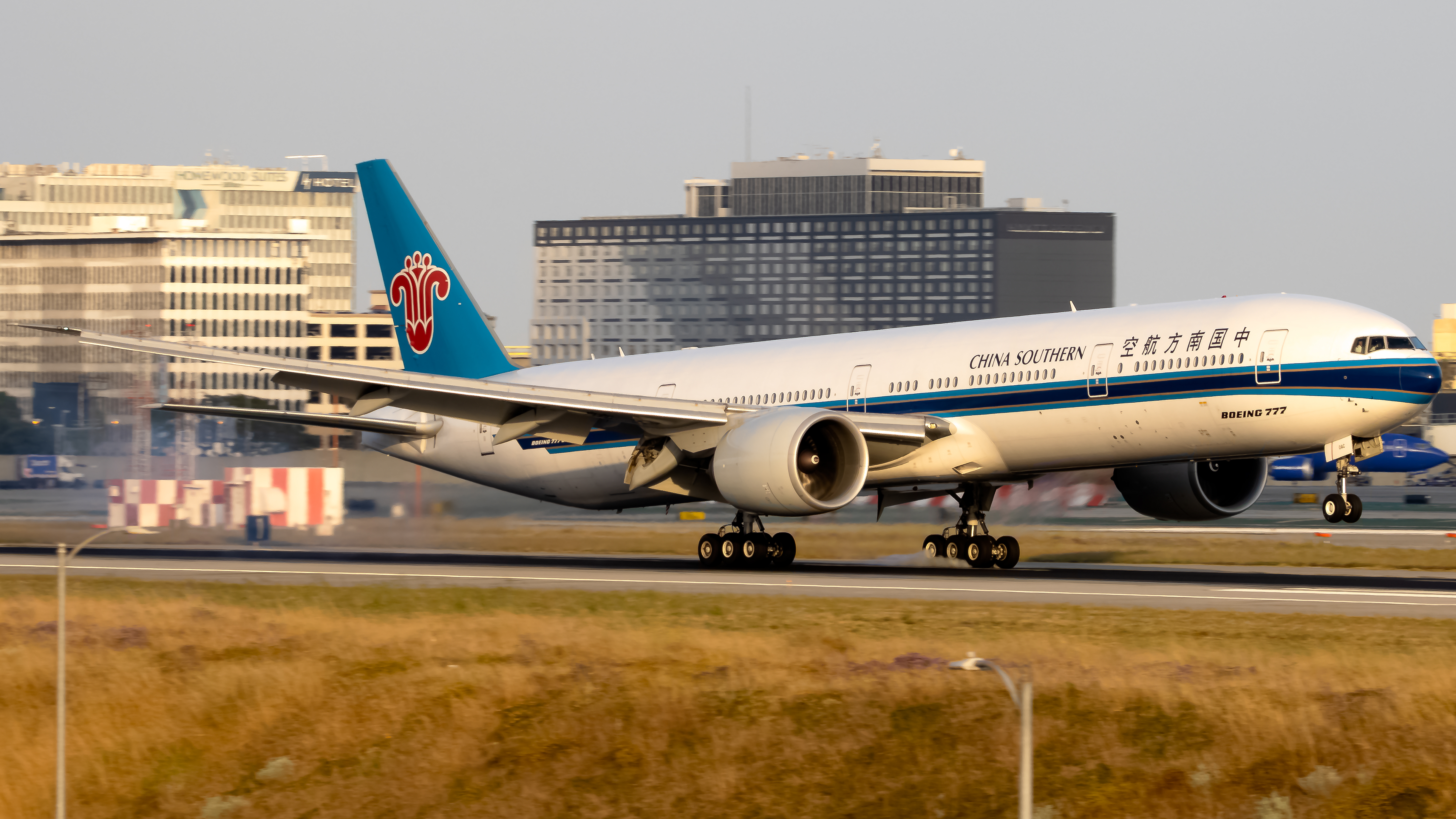 Full size: China Southern Airlines Boeing 777-300ER B-20AC at Los Angeles International Airport