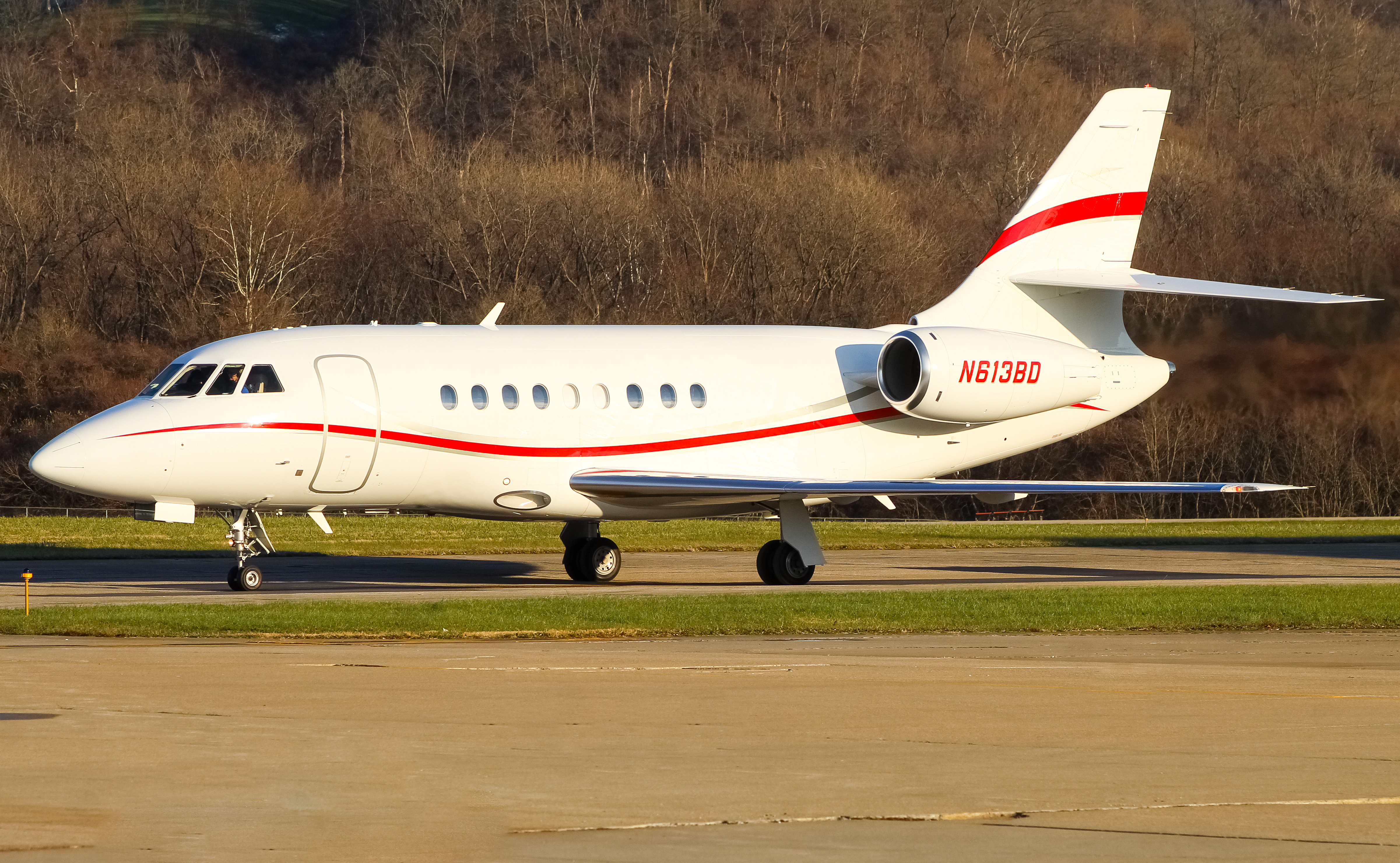 Full size: PRIVATE  Dassault Falcon 2000EX N613BD at Cincinnati Municipal Airport/Lunken Field