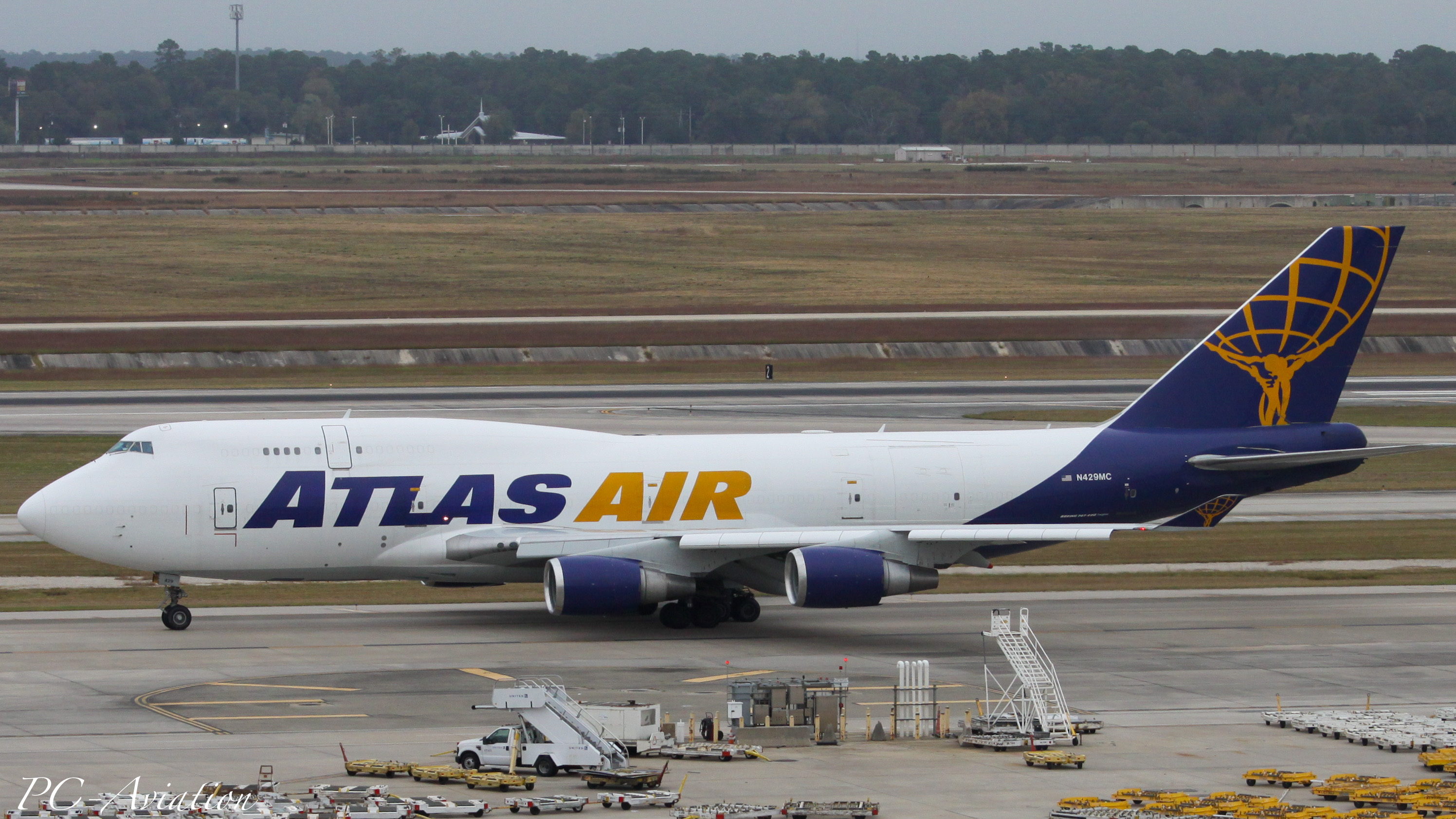 Full size: Atlas Air Boeing 747-400BCF N429MC at Houston-George Bush Intercontinental Airport