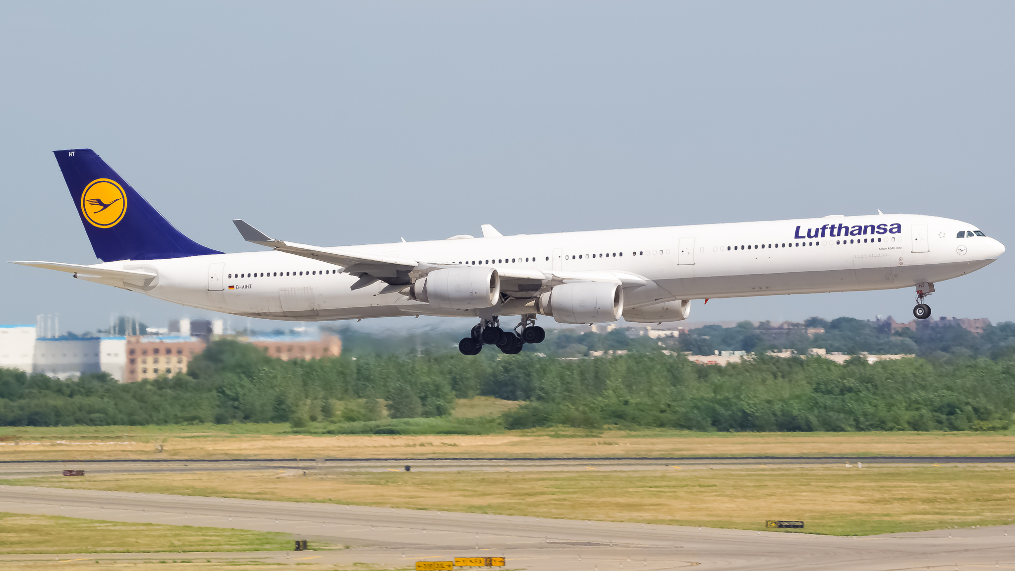 Full size: Lufthansa Airbus A340-600 D-AIHT at John F. Kennedy International Airport
