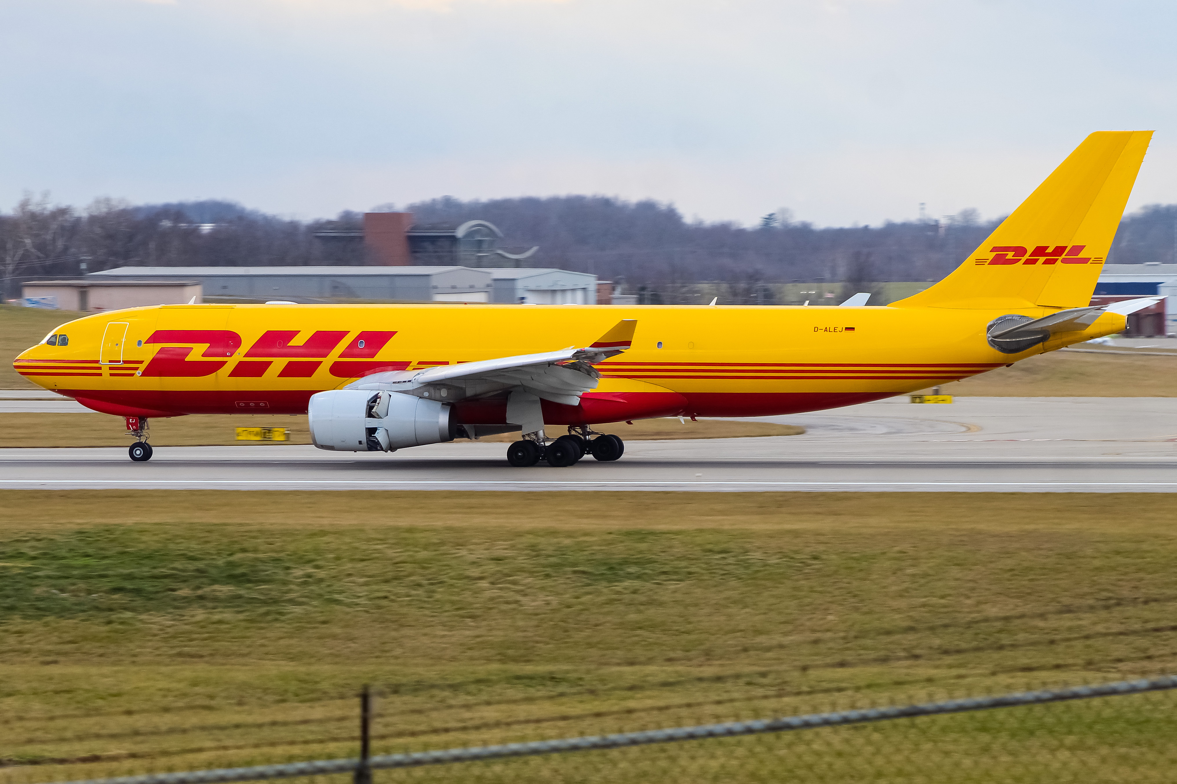 Full size: DHL Airbus A330-200F D-ALEJ at Cincinnati/Northern Kentucky International Airport