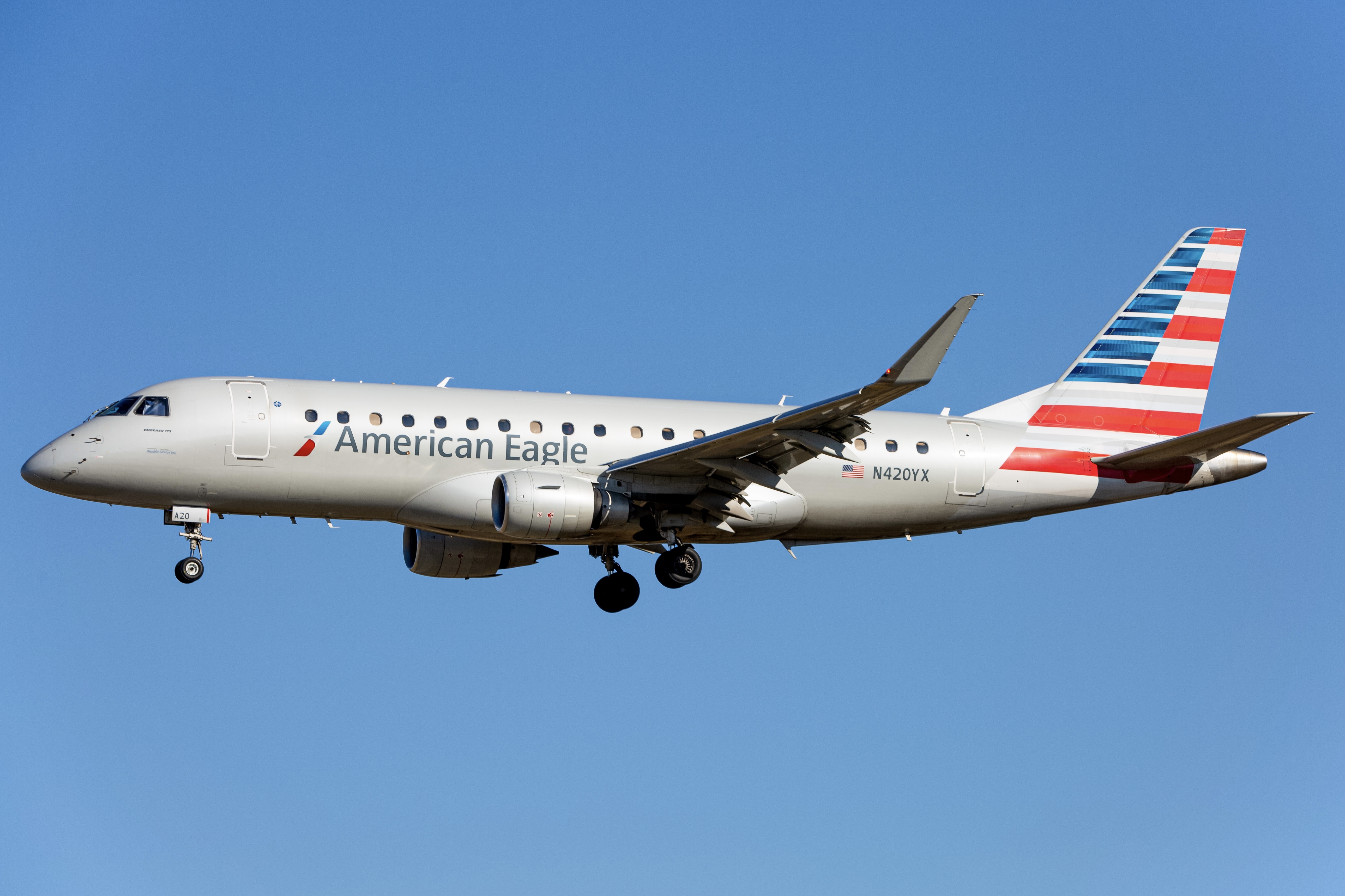 Full size: American Eagle Embraer E175 N420YX at Baltimore/Washington International Thurgood Marshall Airport