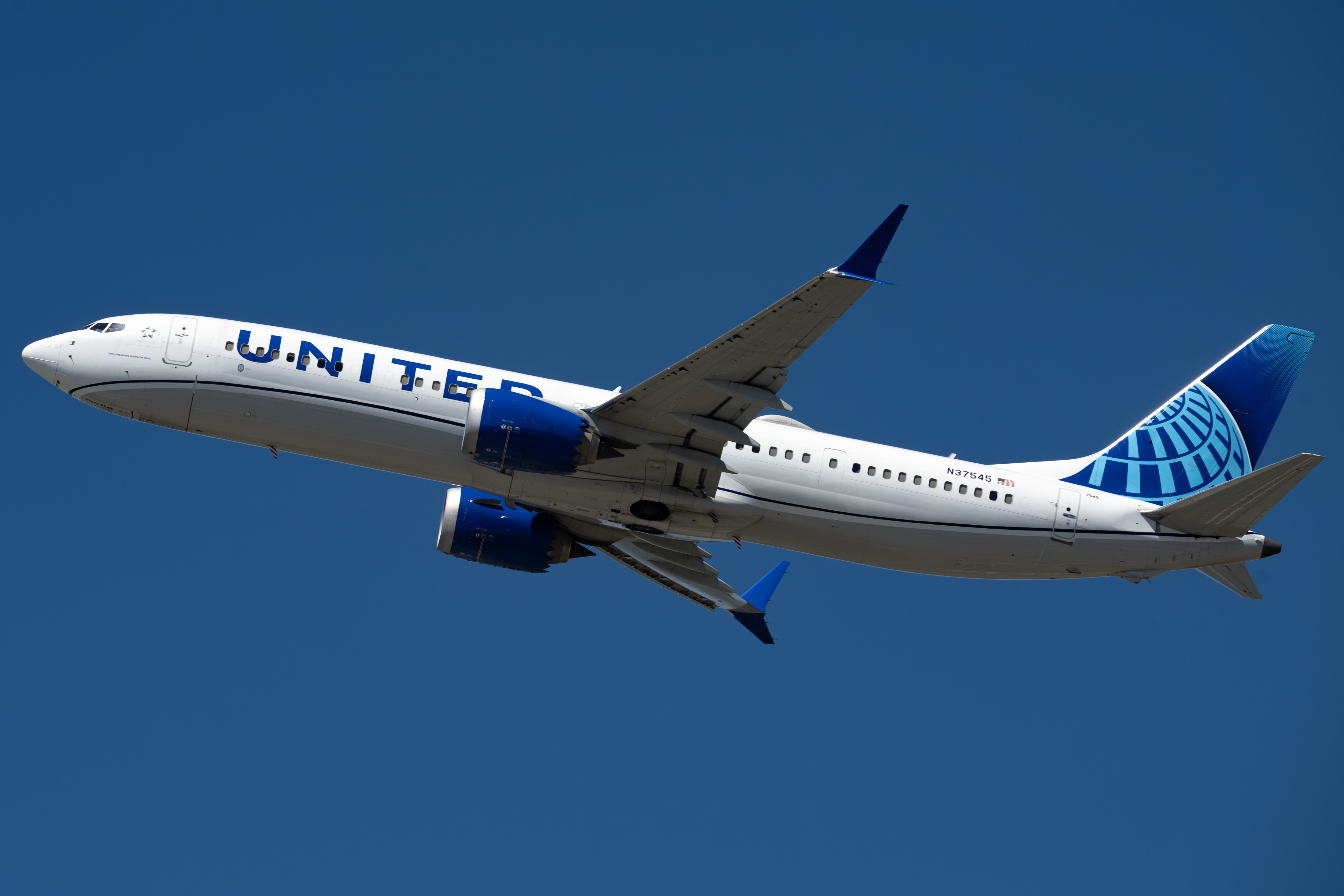 Full size: United Airlines Boeing 737 MAX 8 N37545 at San Francisco International Airport