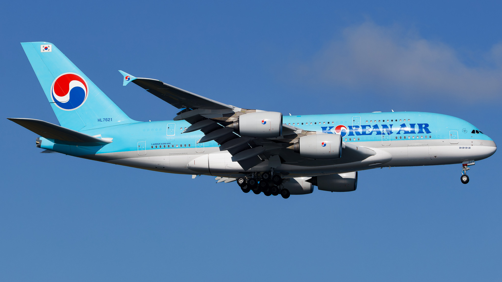 Full size: Korean Air Airbus A380-800 HL7621 at John F. Kennedy International Airport