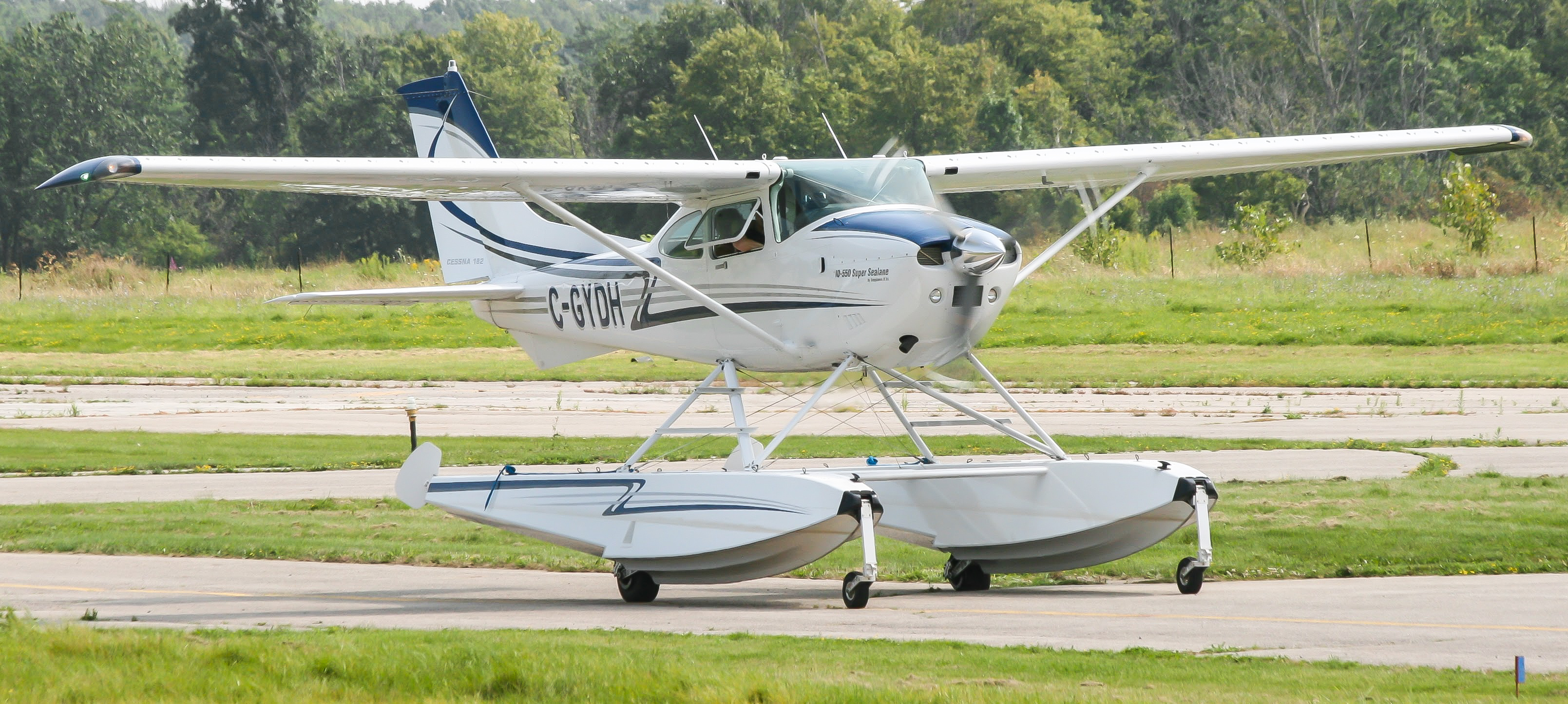 Full size: PRIVATE Cessna 182R Skylane C-GYDH at 