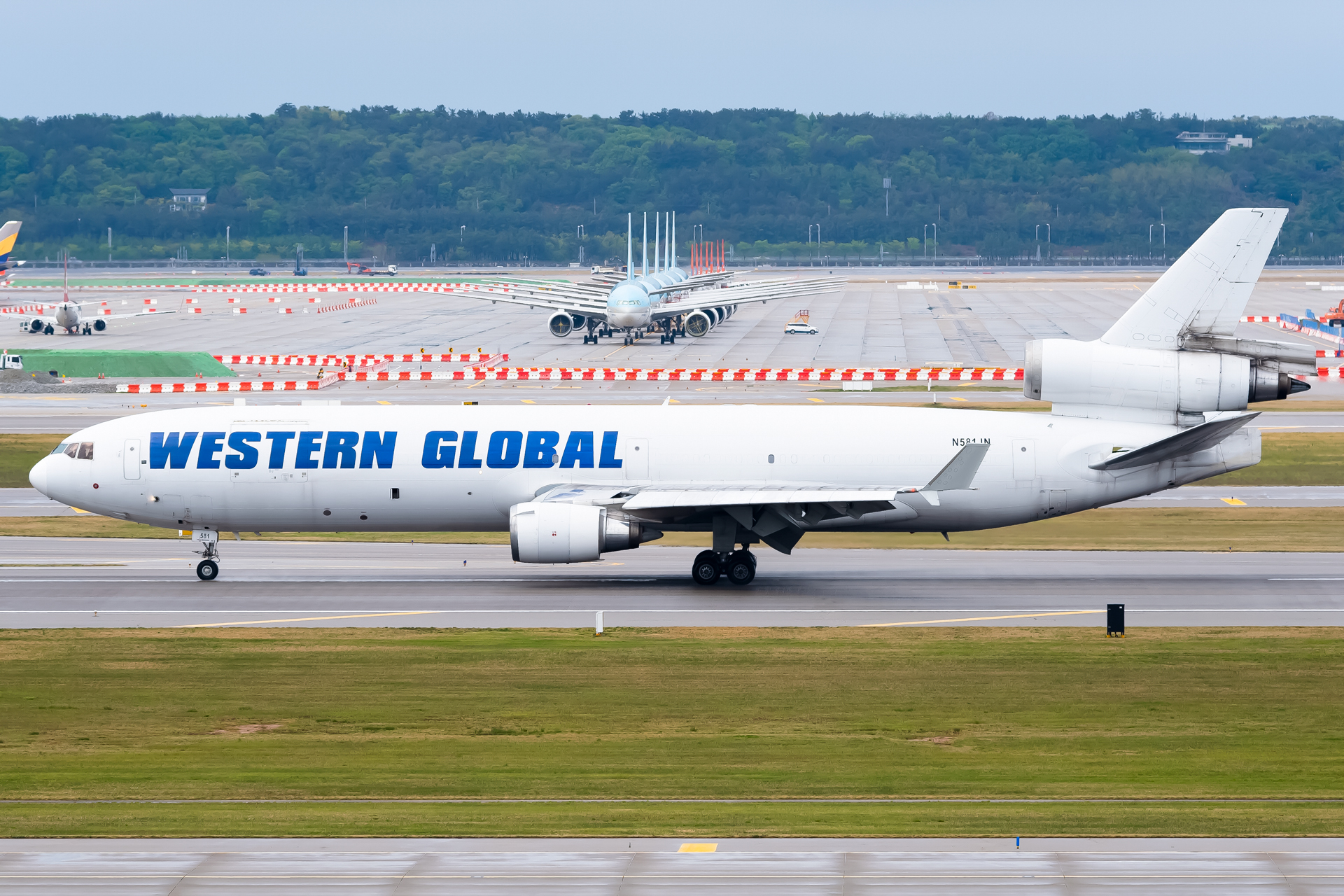 Full size: Western Global Airlines McDonnell Douglas MD-11F N581JN at Seoul-Incheon International Airport