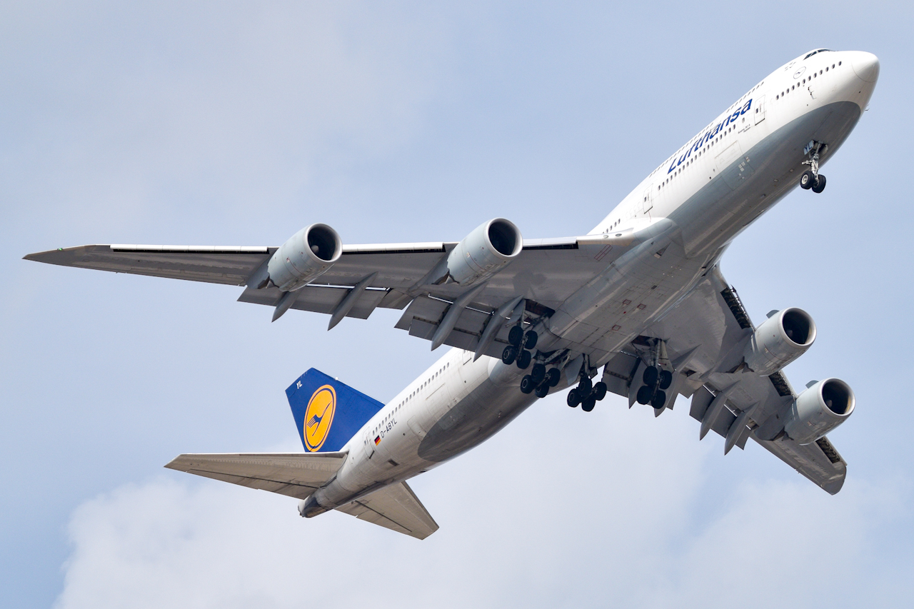 Full size: Lufthansa Boeing 747-8i D-ABYL at Washington Dulles International Airport
