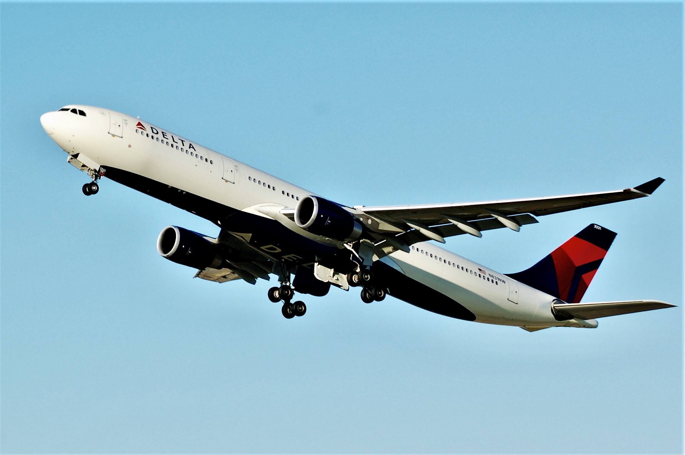 Full size: Delta Airlines Airbus A330-300 N831NW at Minneapolis-St Paul International/Wold-Chamberlain Airport