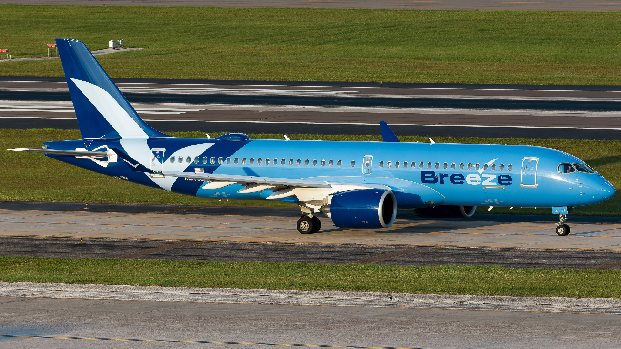 Full size: Breeze Airways Airbus A220-300 N218BZ at Tampa International Airport