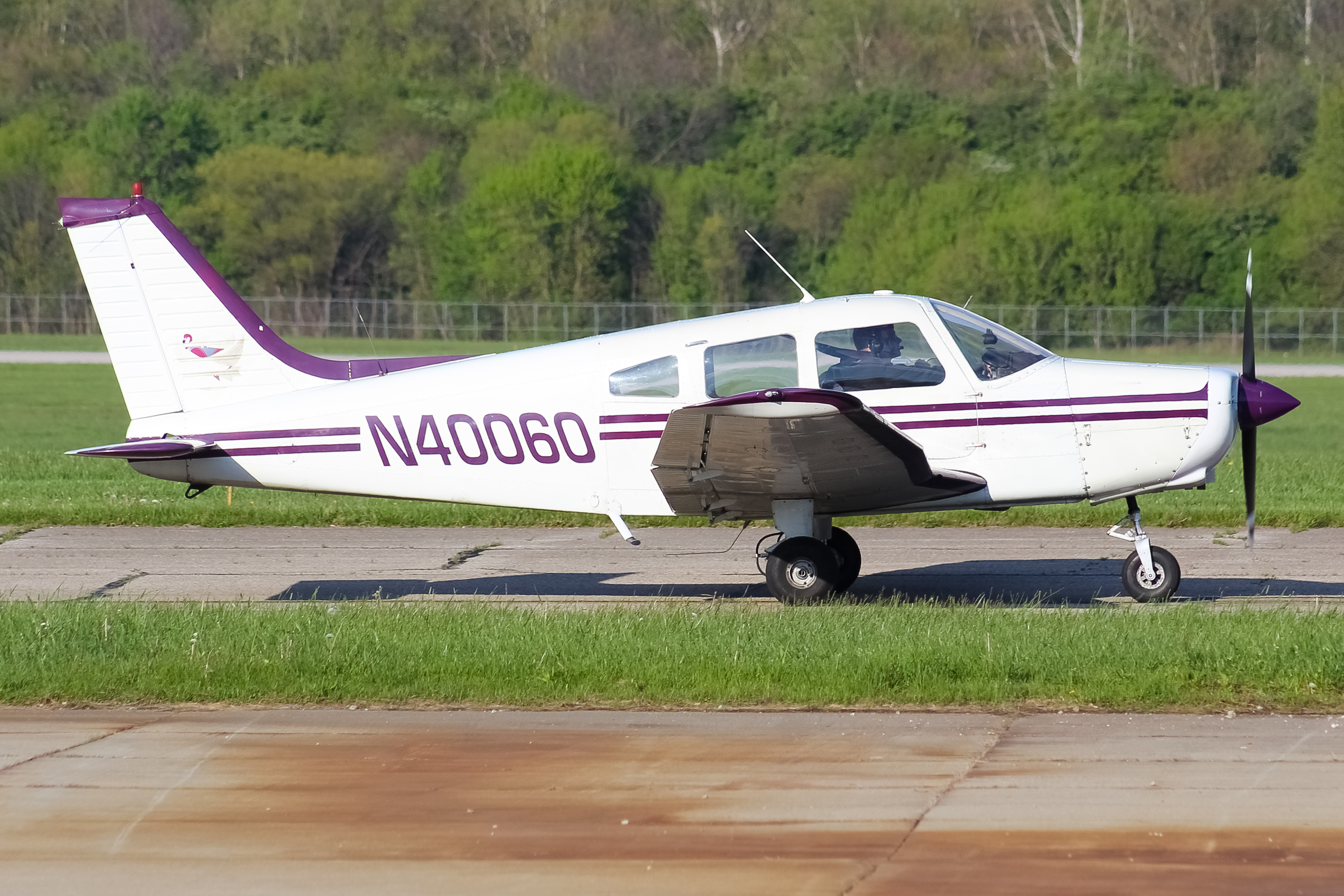 Full size: PRIVATE Piper PA-28 N40060 at Cincinnati Municipal Airport/Lunken Field