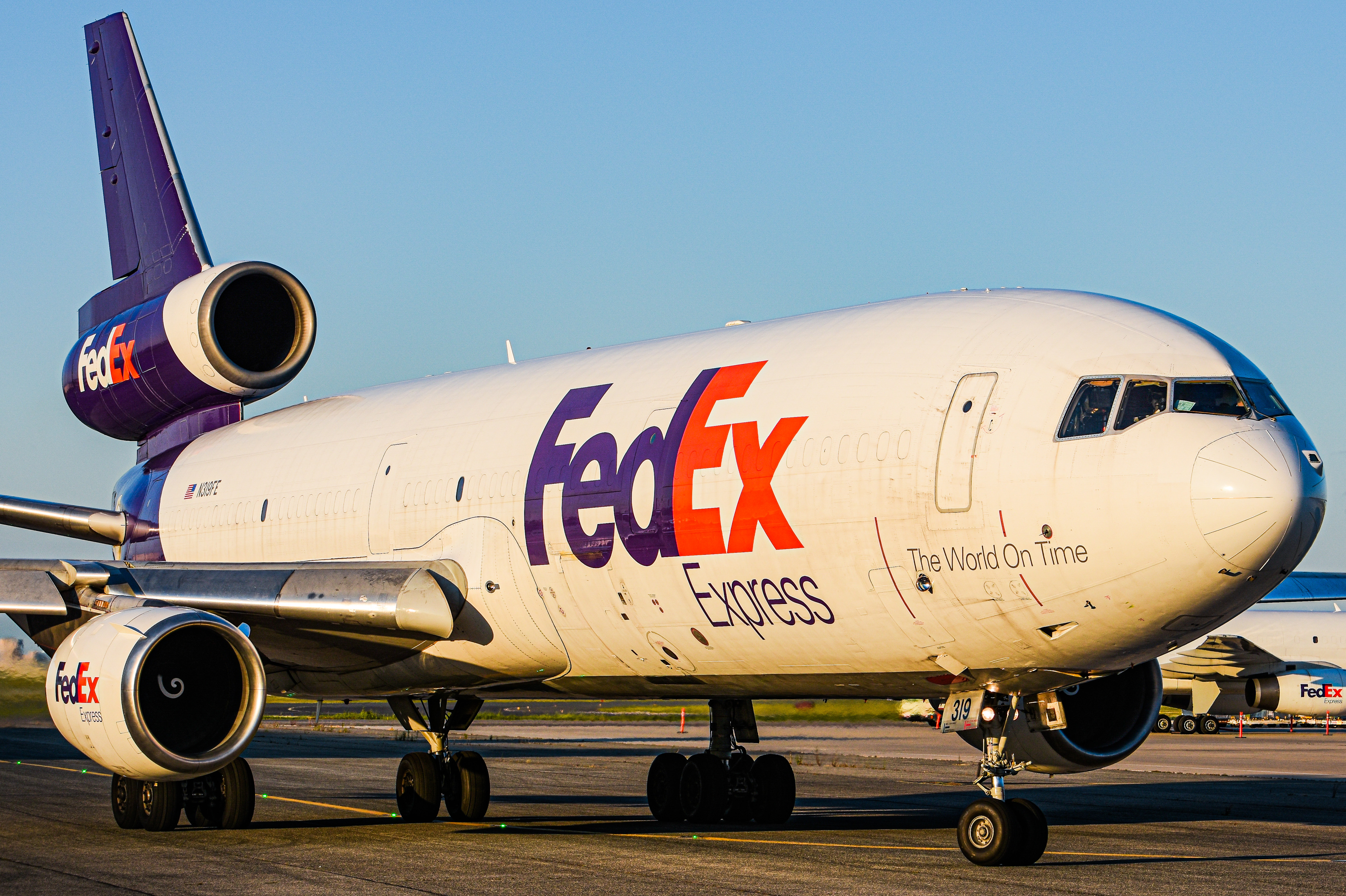 Full size: FedEx McDonnell Douglas MD-10F N319FE at Lester B Pearson International Airport