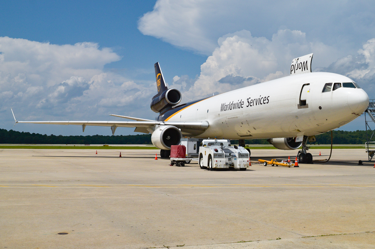 Full size: United Parcel Service McDonnell Douglas MD-11F N263UP at Raleigh-Durham International Airport