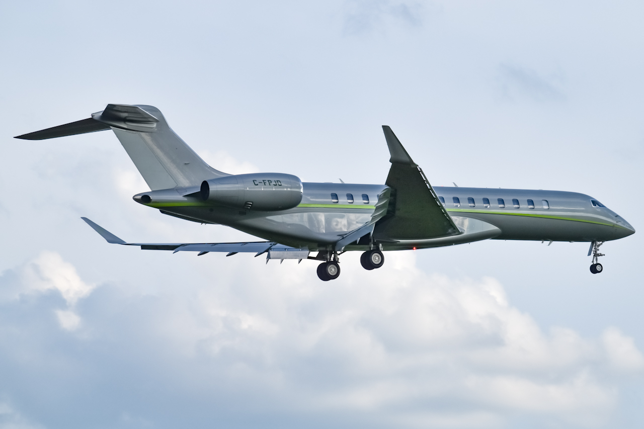 Full size: PRIVATE Bombardier Global 7500 C-FPJD at Raleigh-Durham International Airport