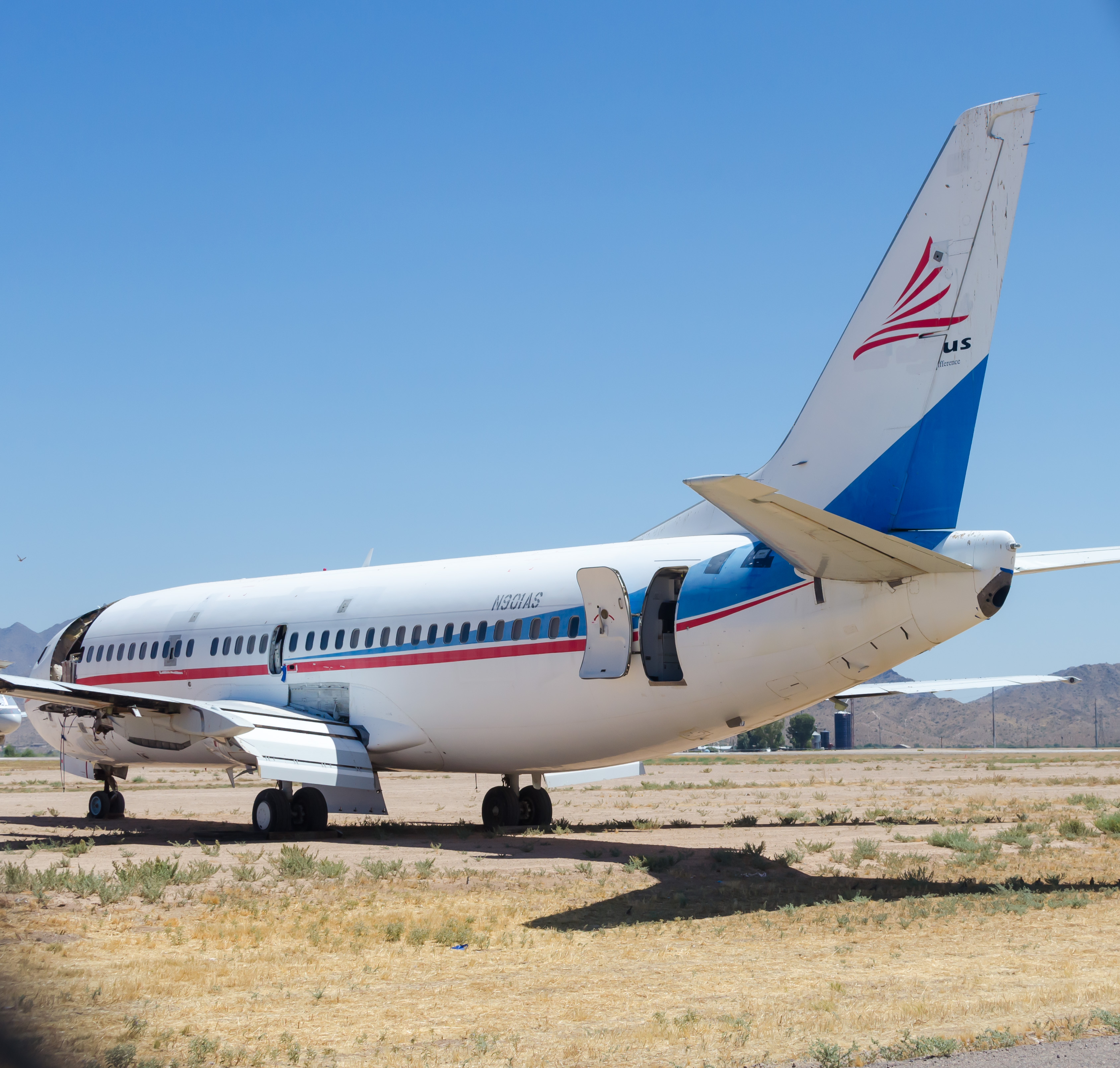 Full size: AerSale Inc Boeing 737-300 N901AS at Phoenix Goodyear Airport