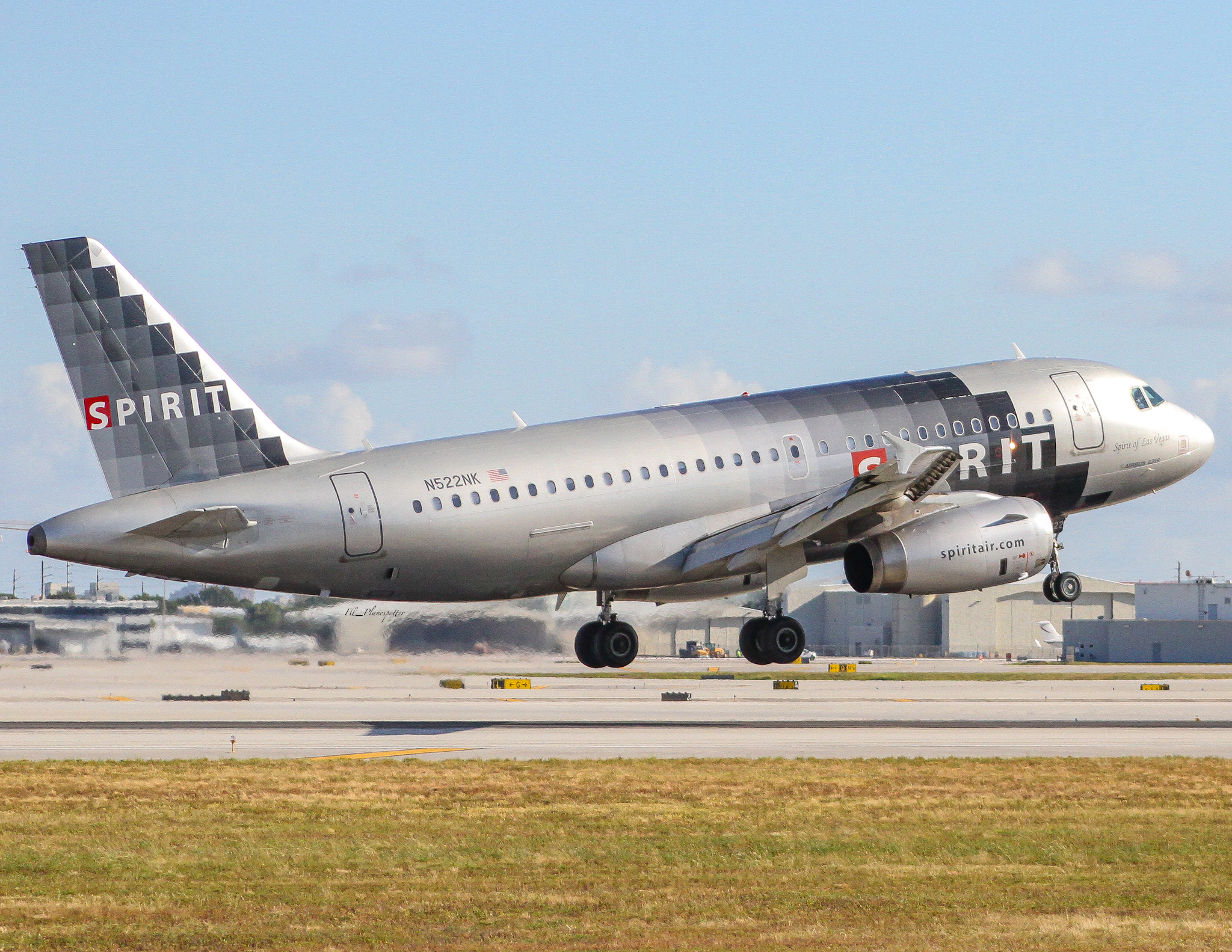 Full size: Spirit Airlines Airbus A319 N522NK at Fort Lauderdale/Hollywood International Airport