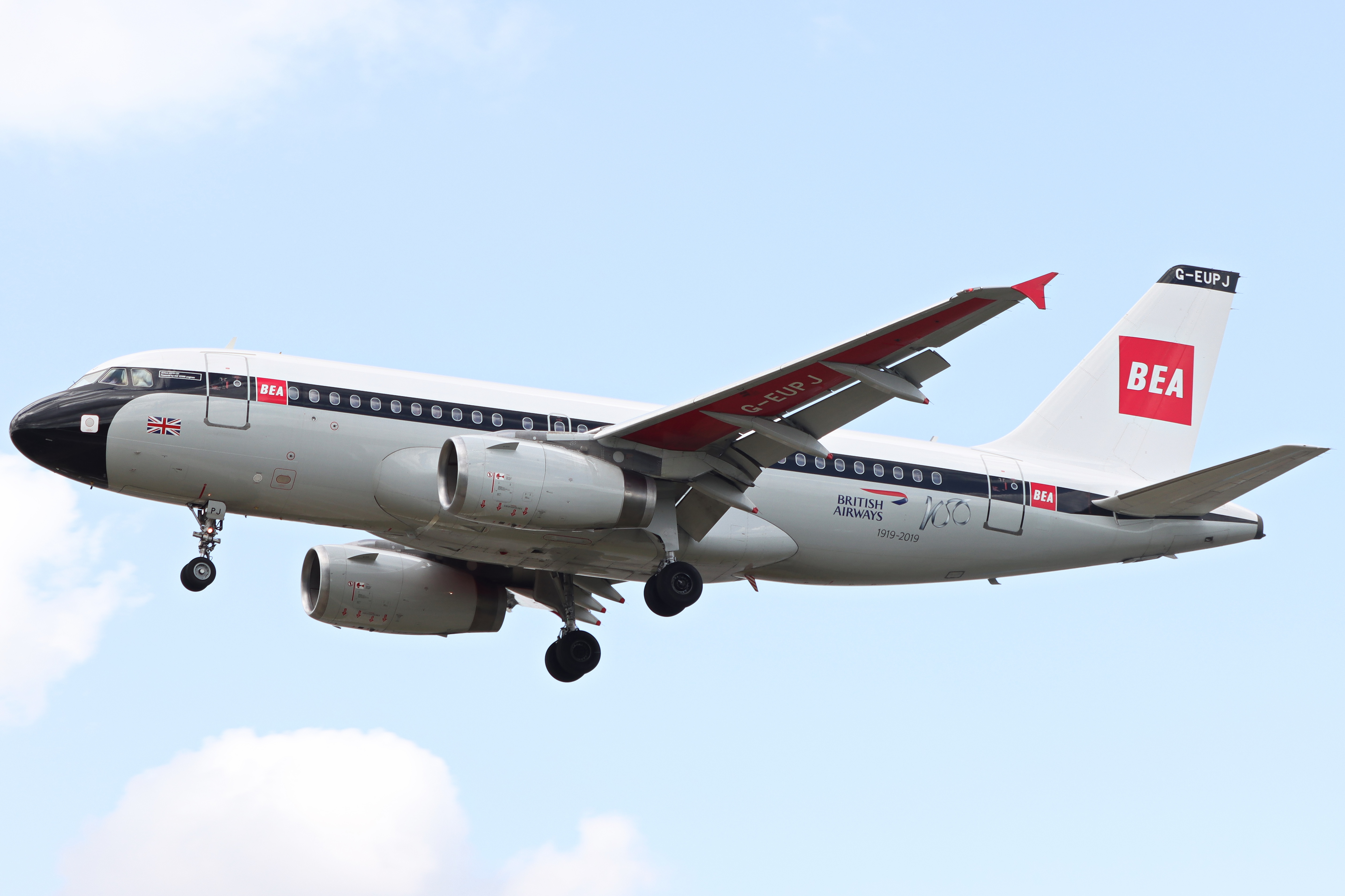 Full size: British Airways Airbus A319 G-EUPJ at London Heathrow International Airport