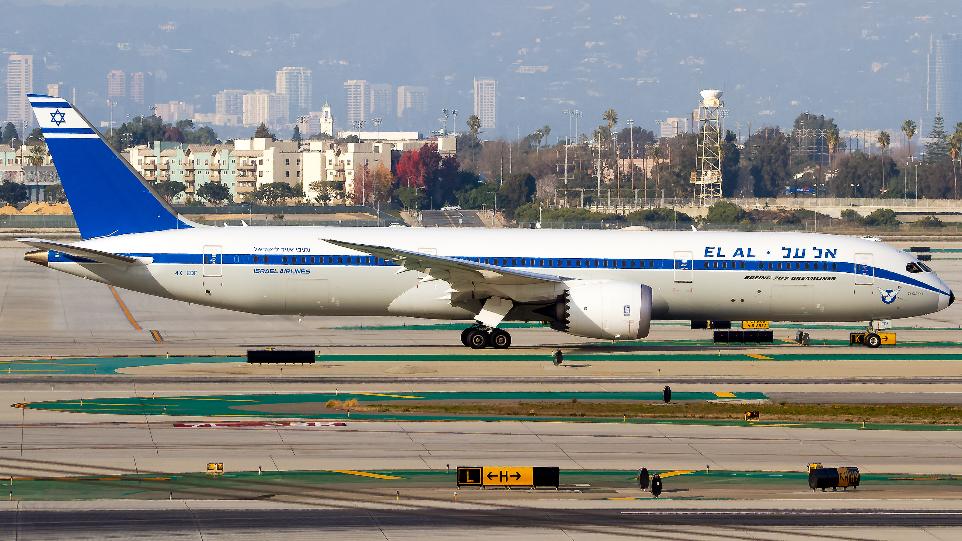 Full size: EL AL Boeing 787-9 4X-EDF at Los Angeles International Airport