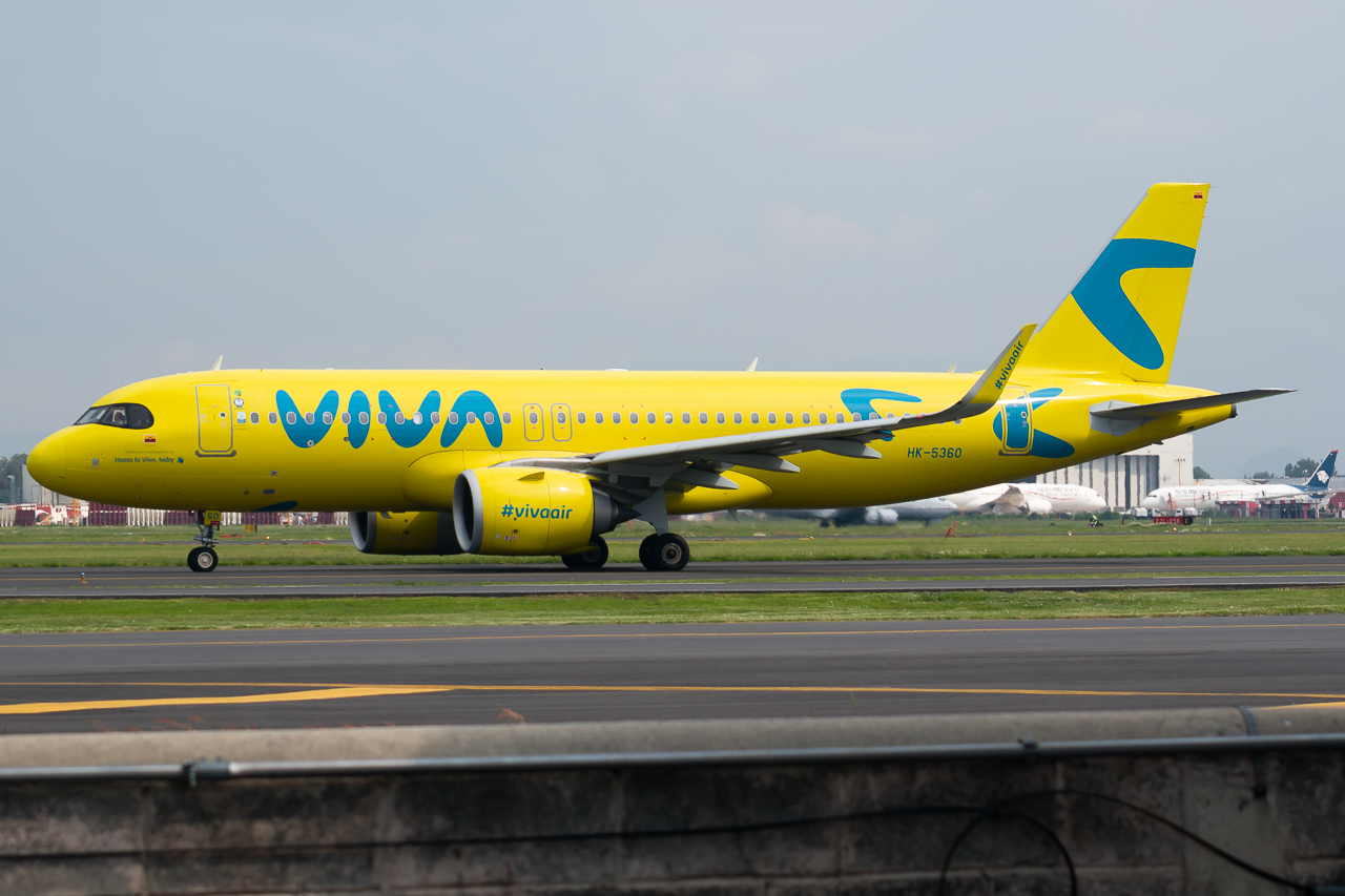 Full size: Viva Air Airbus A320NEO HK-5360 at Mexico City International Airport