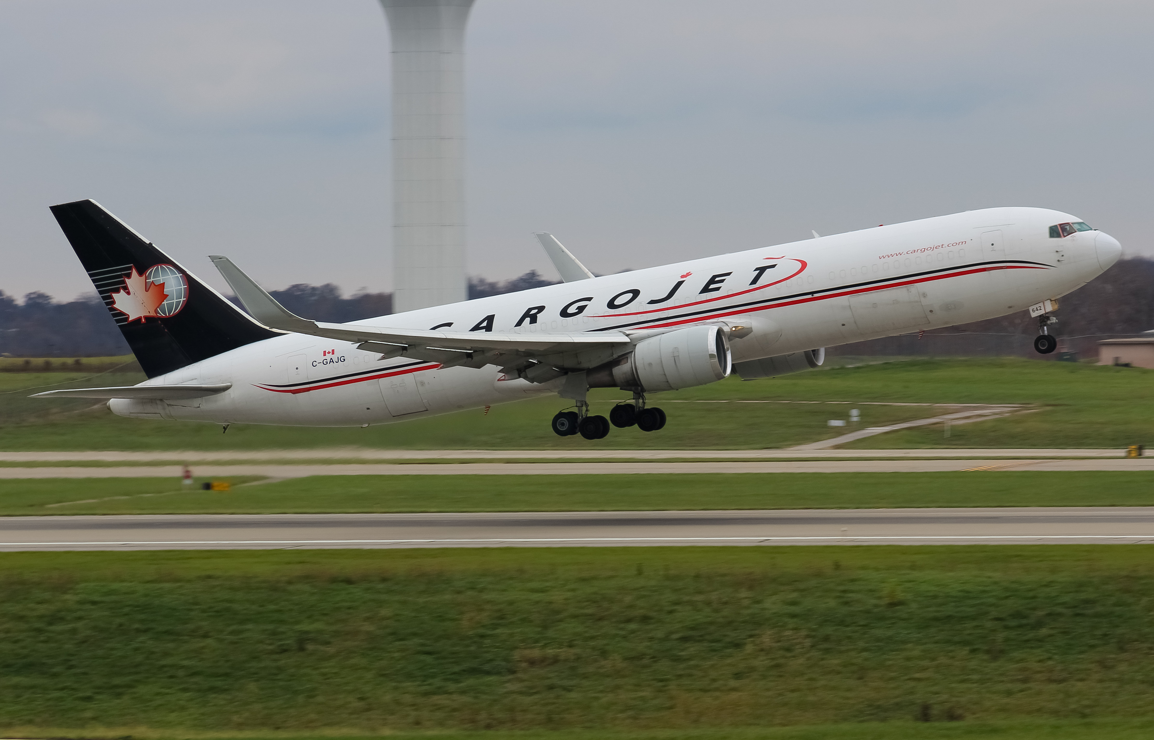 Full size: Cargojet  Boeing 767-300F C-GAJG at Cincinnati/Northern Kentucky International Airport