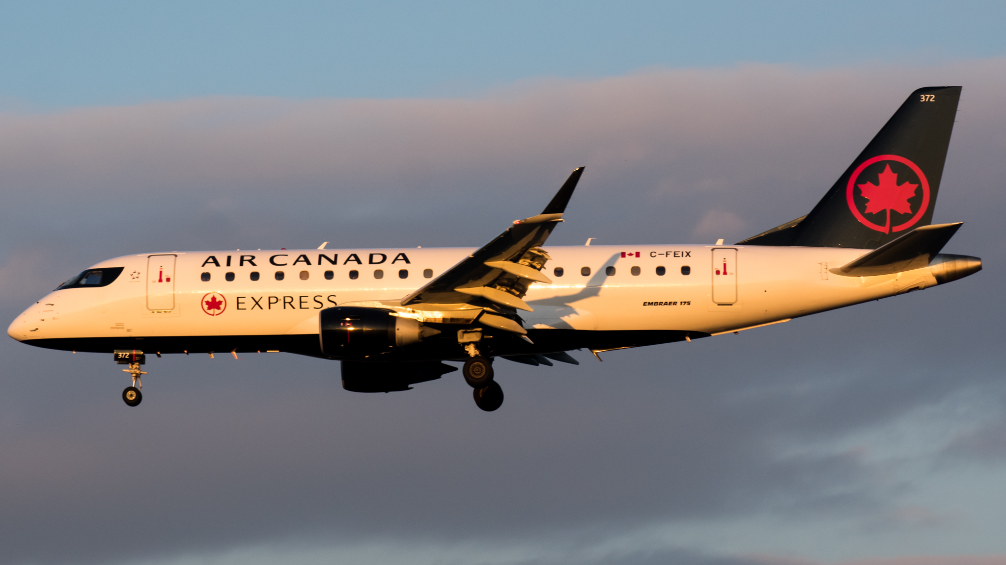 Full size: Sky Regional Airlines Embraer E175 C-FEIX at Baltimore/Washington International Thurgood Marshall Airport