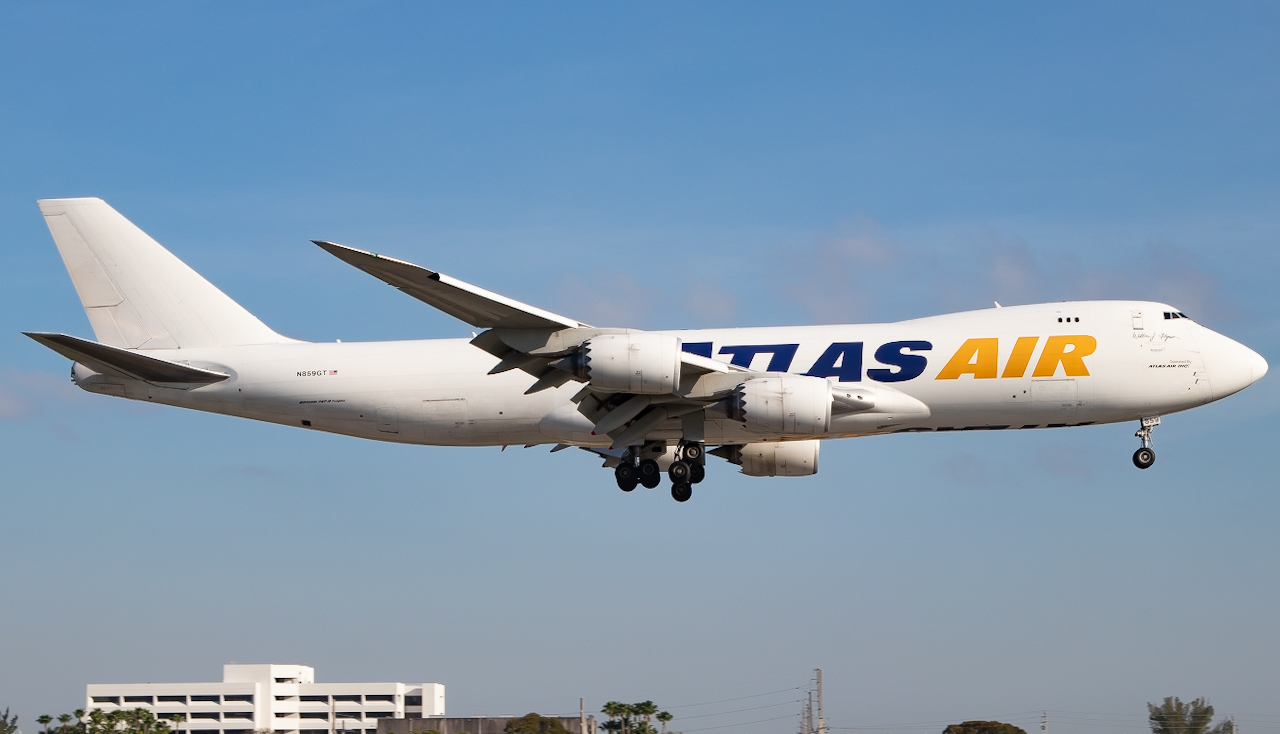 Full size: Atlas Air Boeing 747-8F N859GT  at Miami International Airport