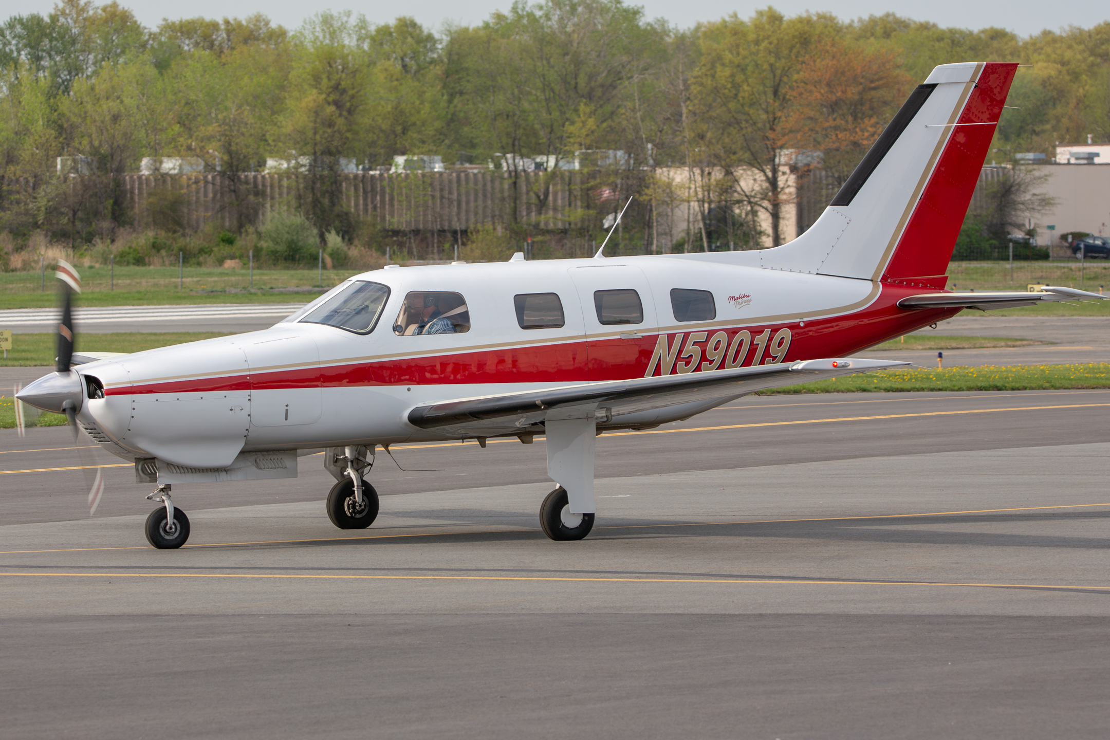 Full size: PRIVATE Piper 46 Malibu/Mirage N59019 at Essex County Airport