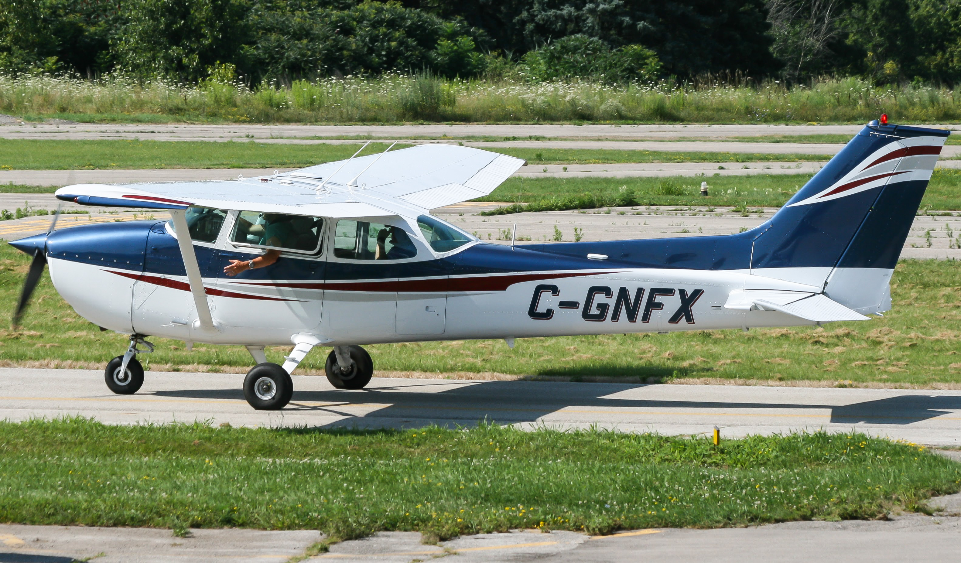 Full size: PRIVATE Cessna 172M Skyhawk C-GNFX at 