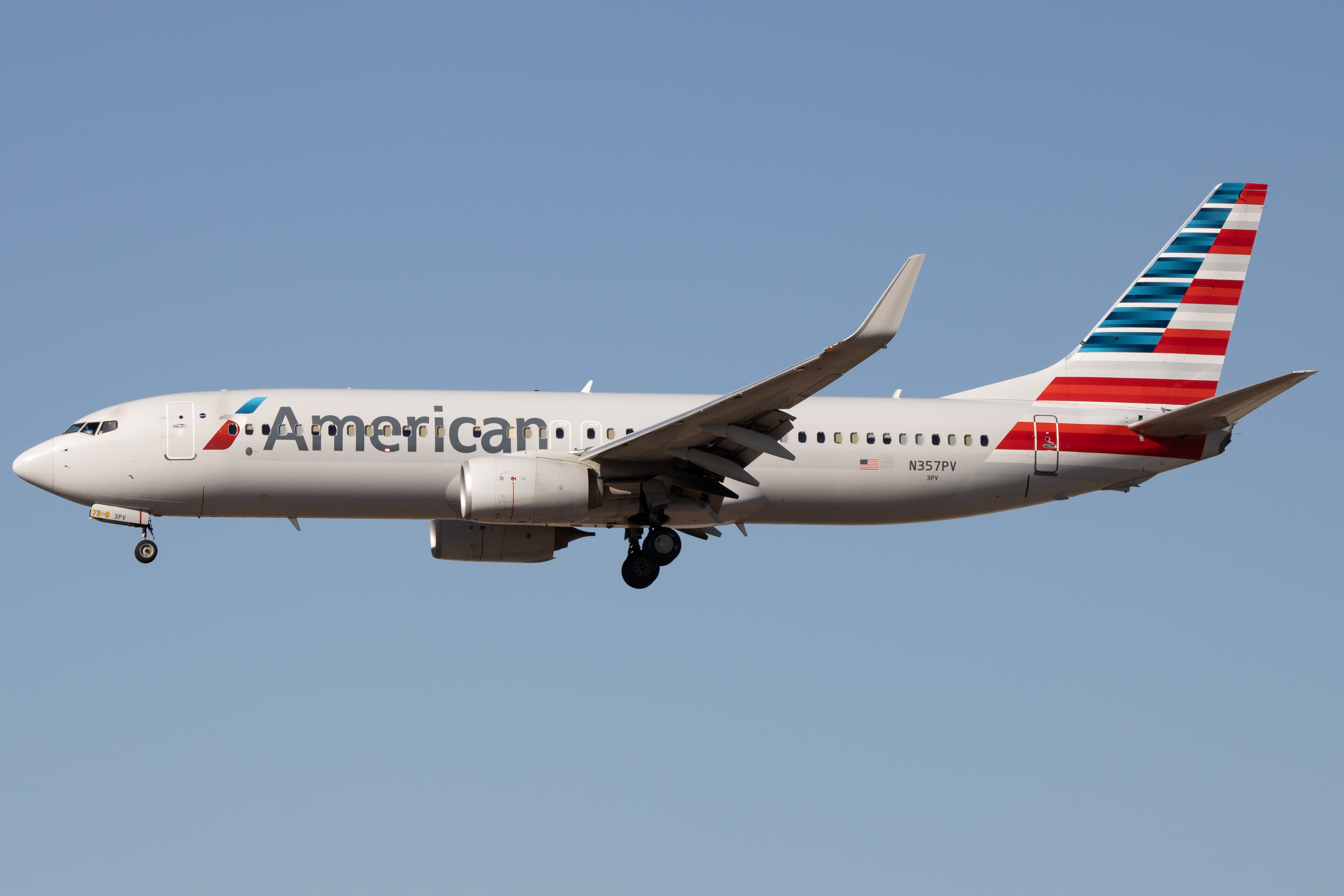 Full size: American Airlines Boeing 737-800 N357PV at Phoenix Sky Harbor International Airport